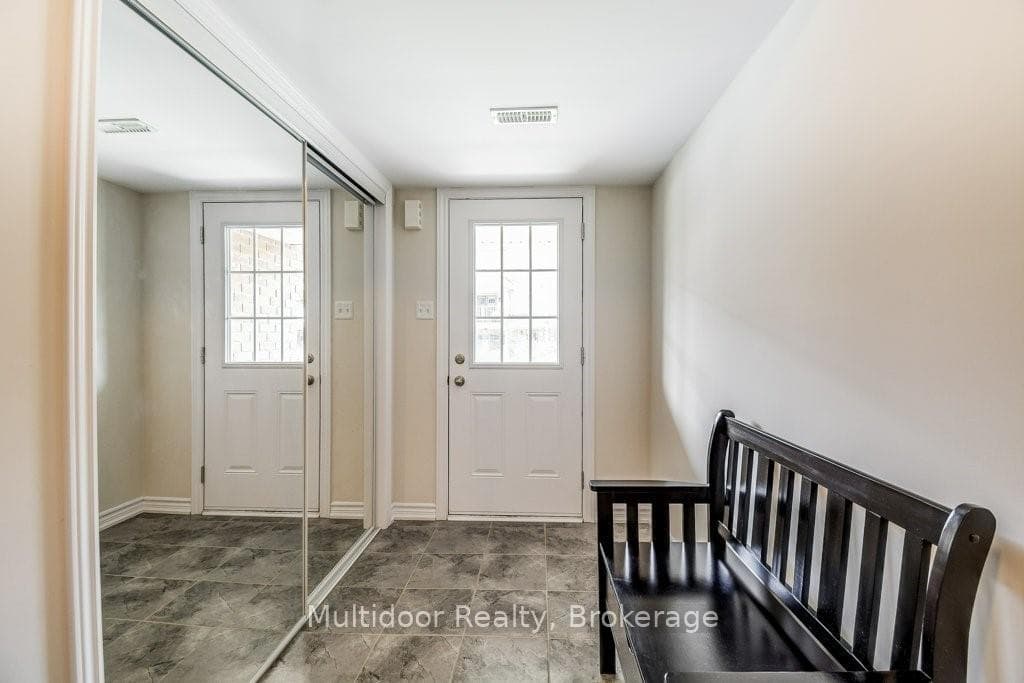 20 Hiscott Drive photo 3