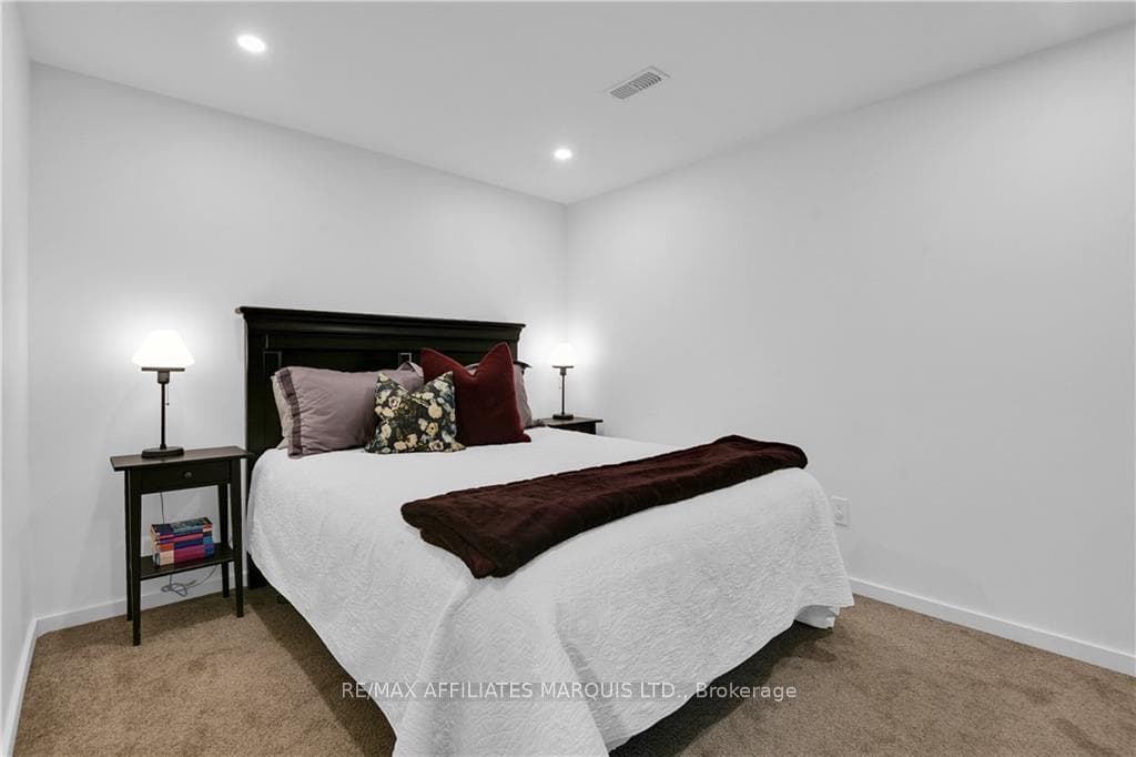 18145 ST LAURENT Boulevard photo 21