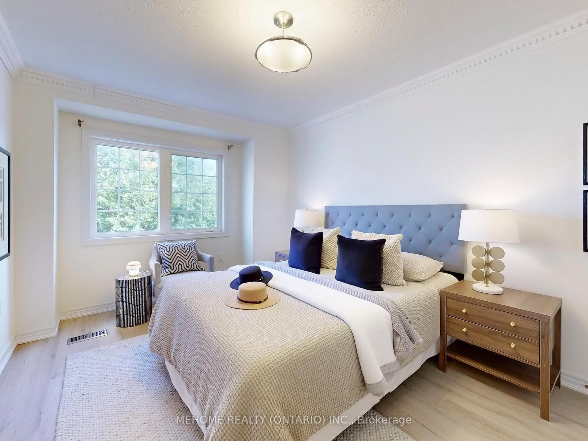 16 Adastra Crescent photo 29