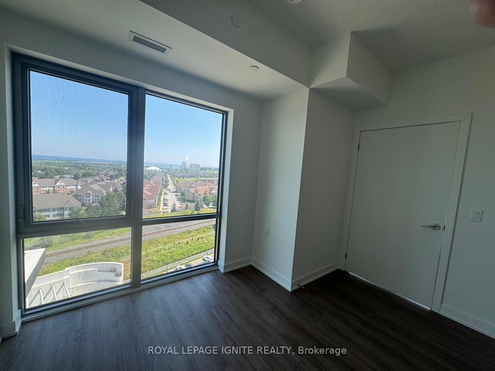51 Clarington Boulevard Unit 1119 photo 27