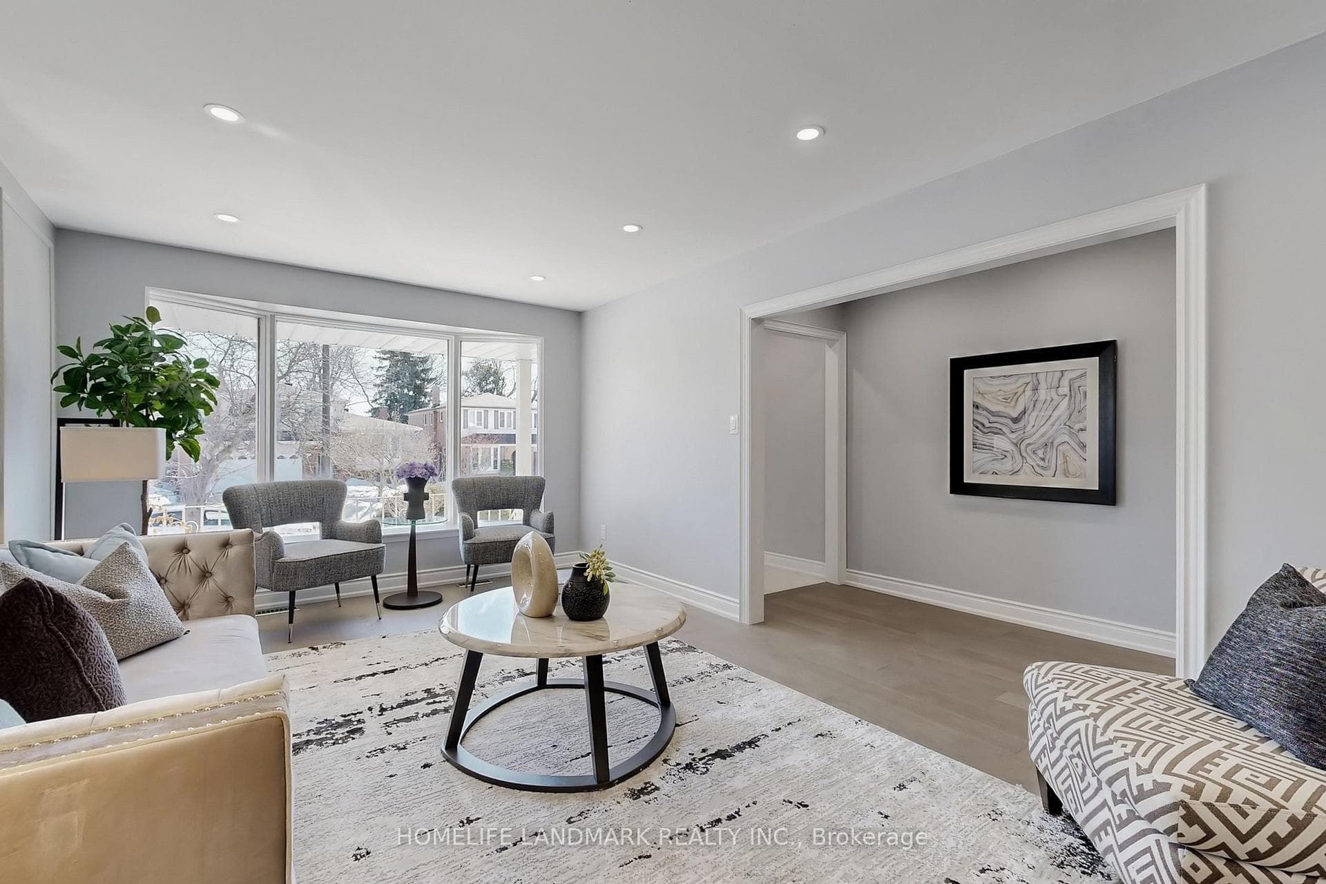 38 Pebblehill Square photo 4