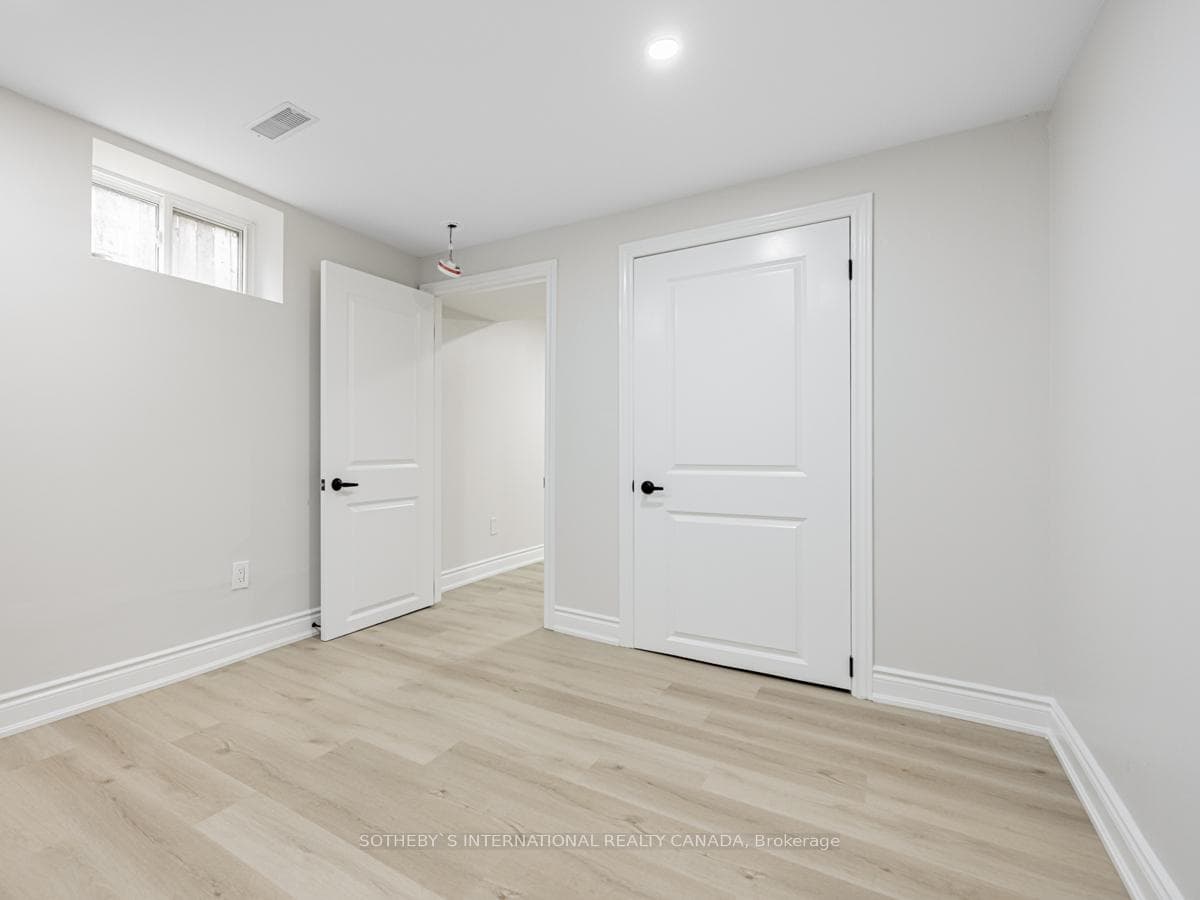 222 Hammersmith Court Unit Bsmt photo 5