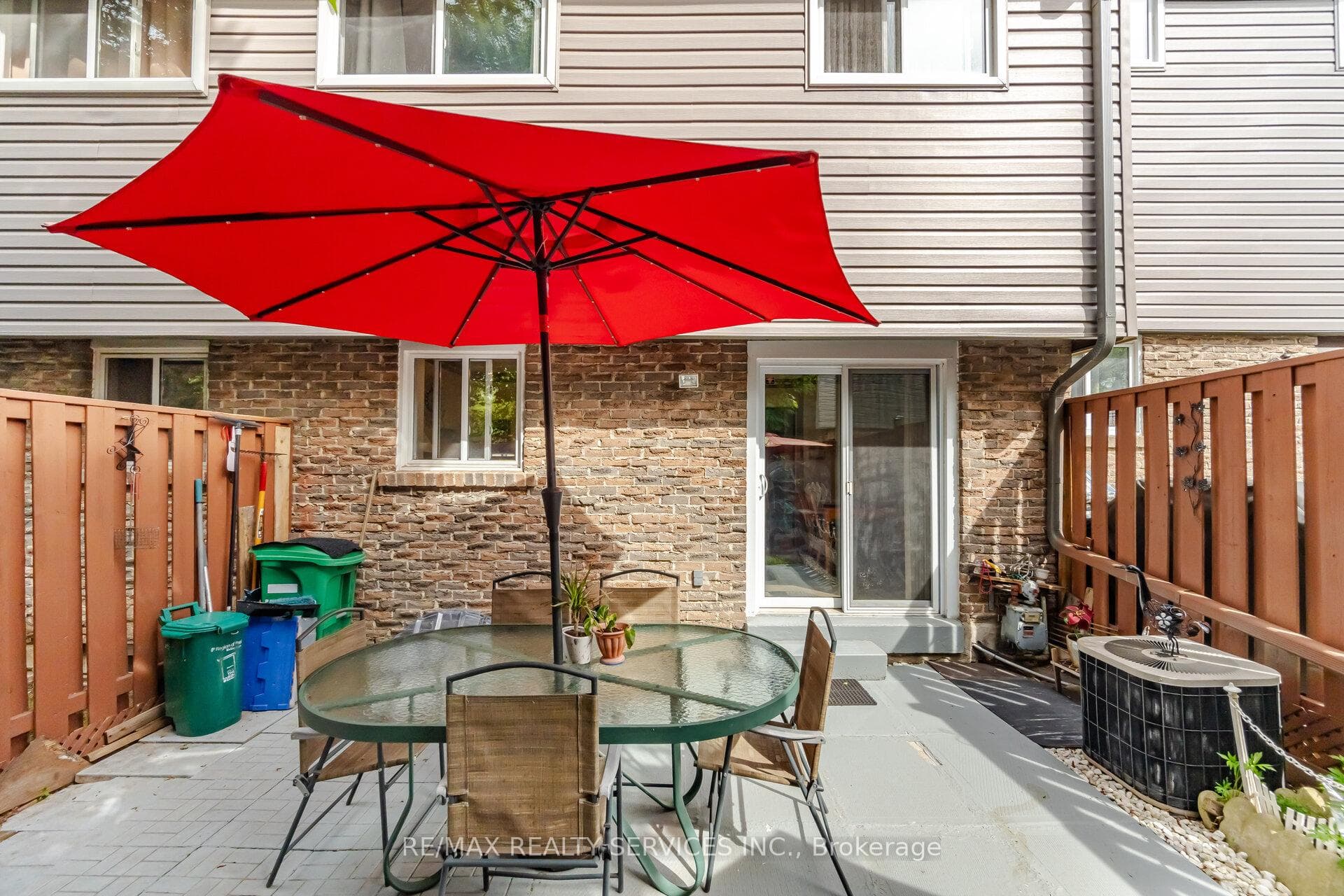 14 Tara Park Crescent photo 43