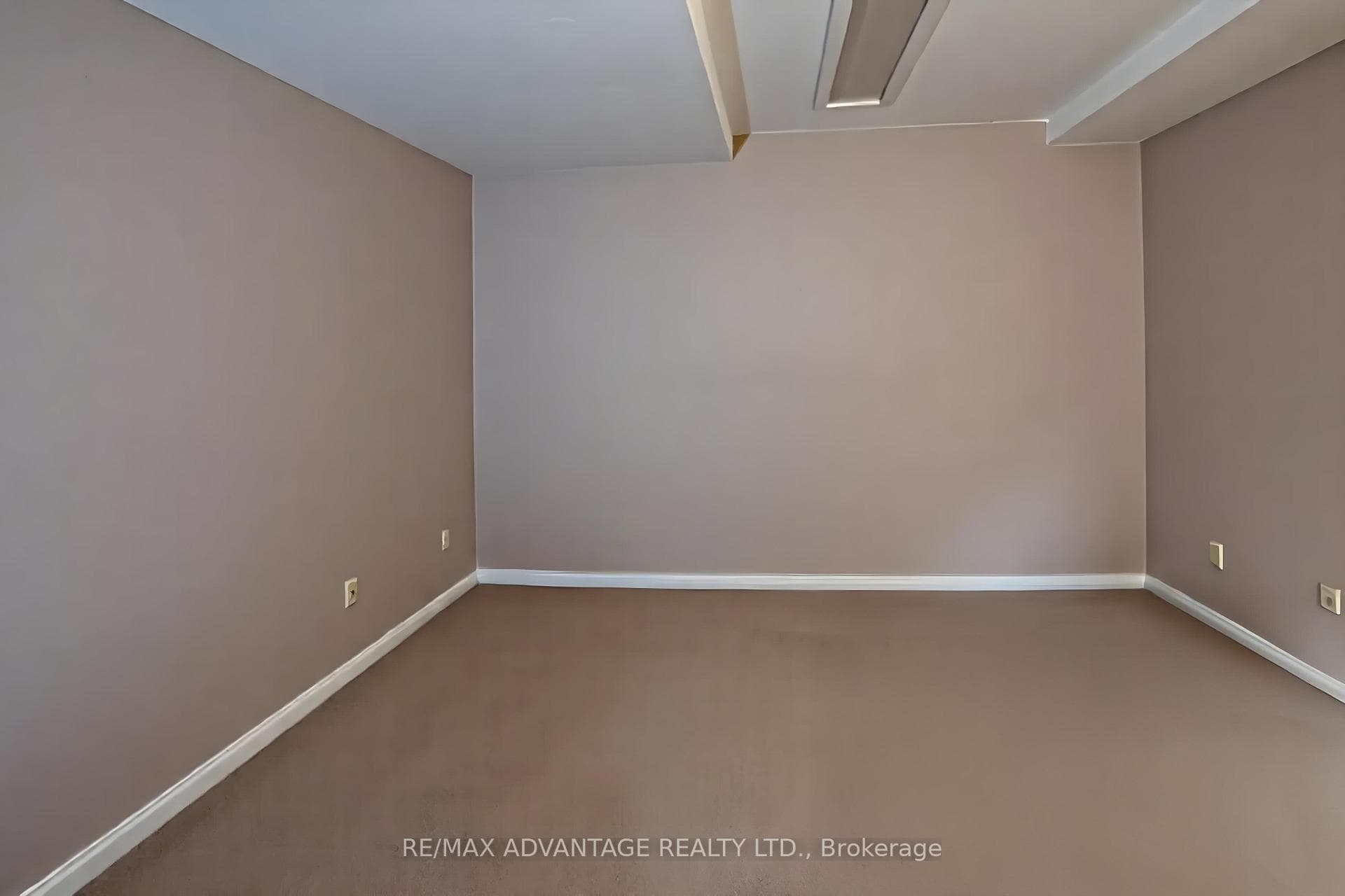 126 Olympic Crescent photo 28