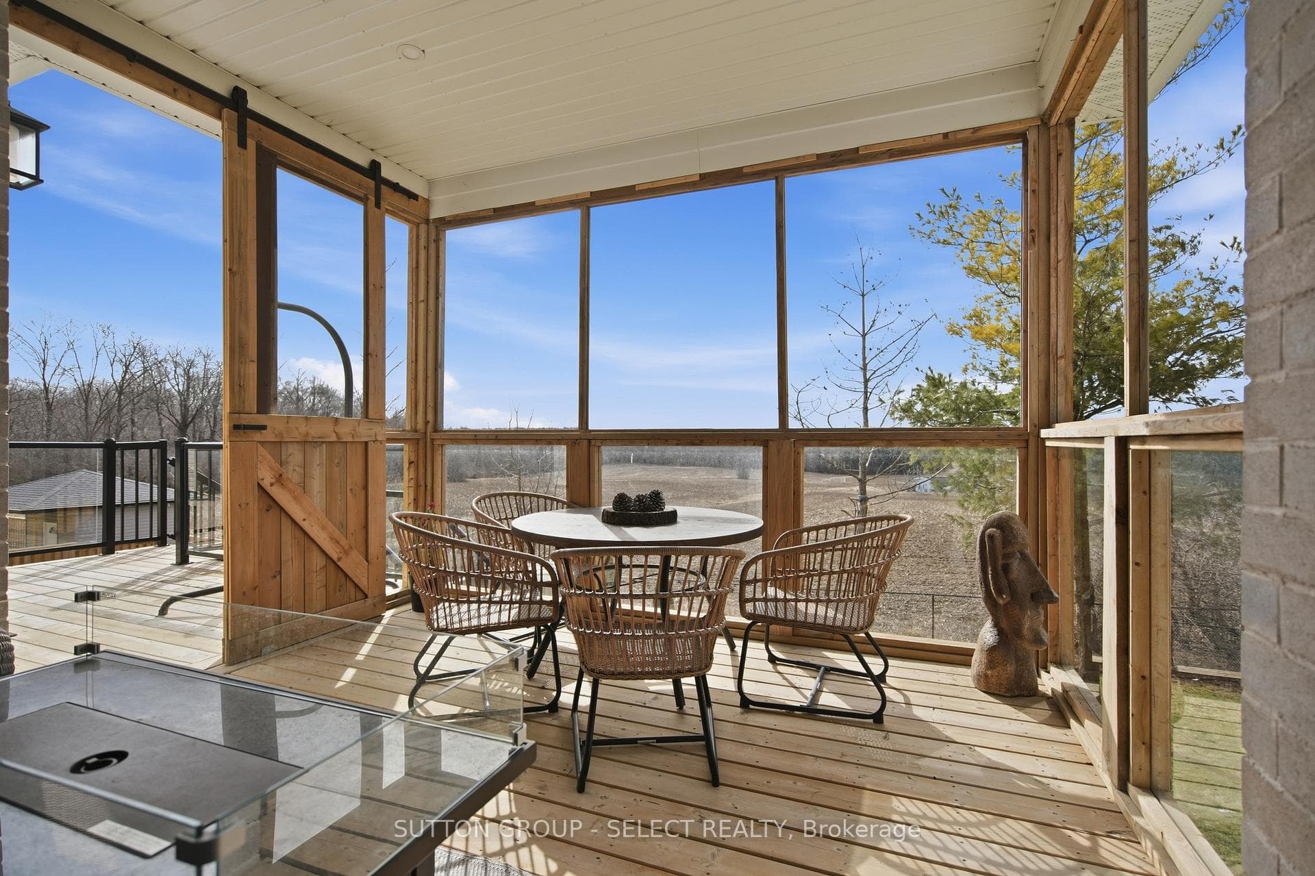 1670 Upper West Avenue photo 18
