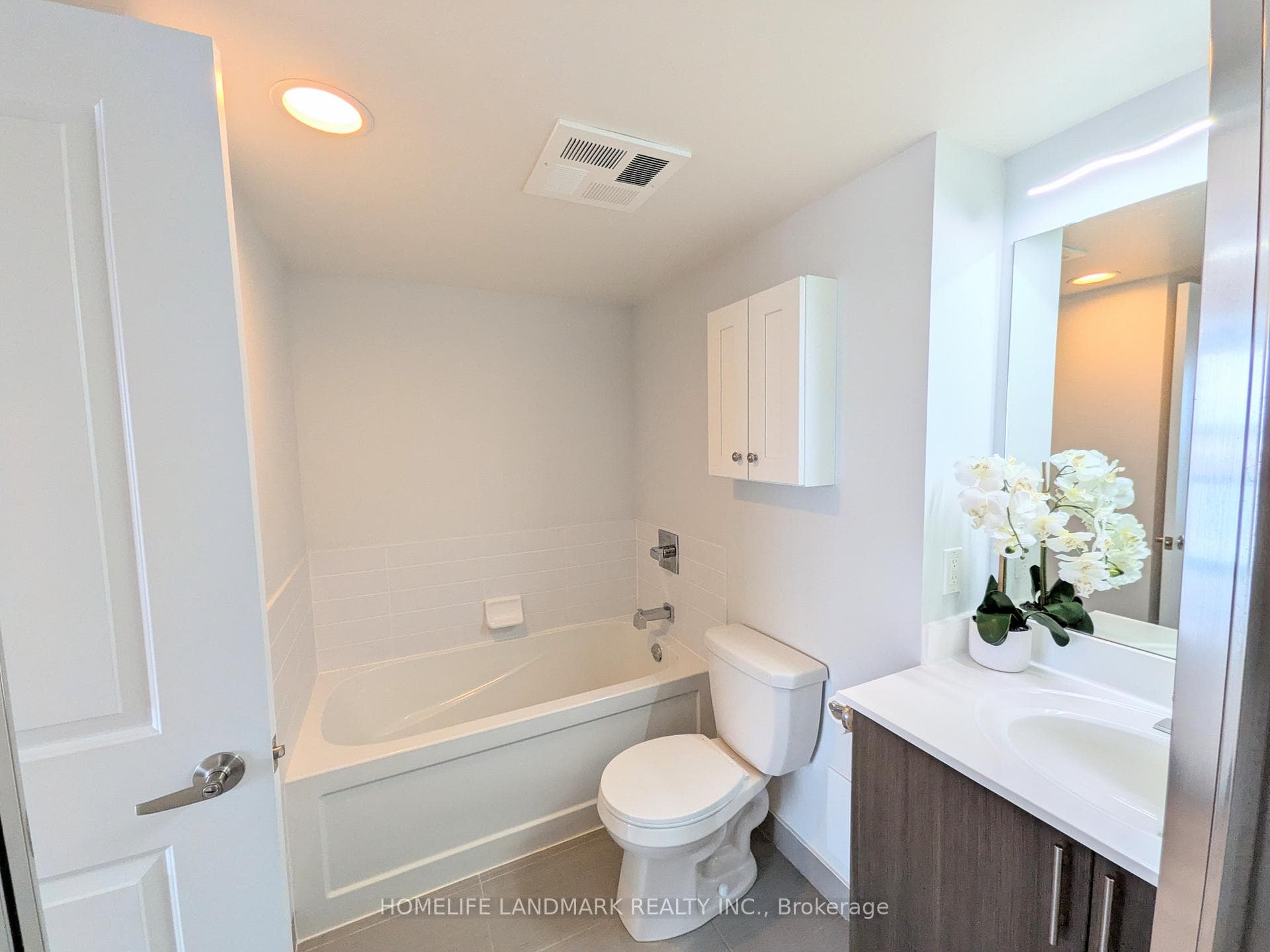 75 Norman Bethune Avenue Unit 718 photo 7