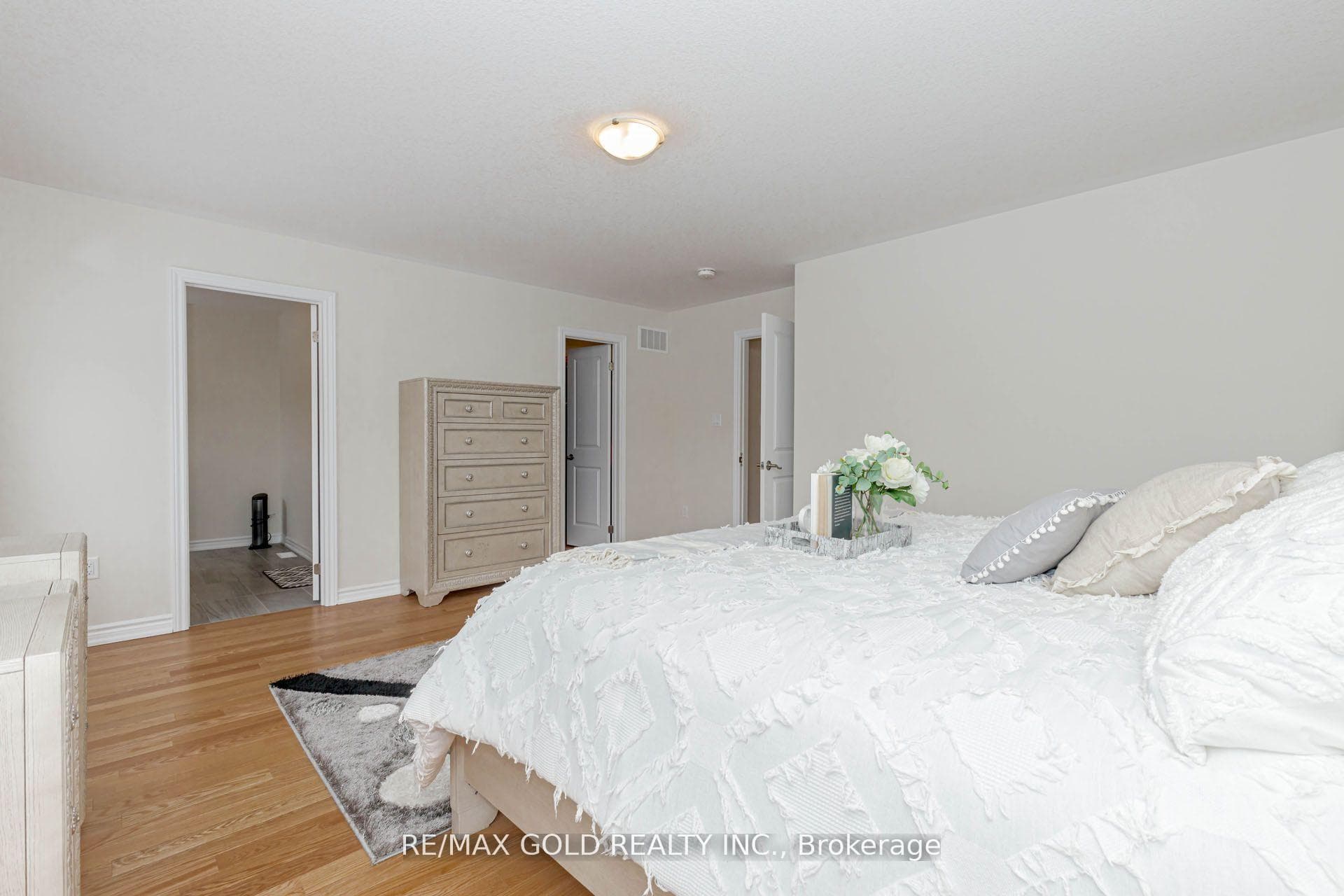 4 Heming Street photo 30
