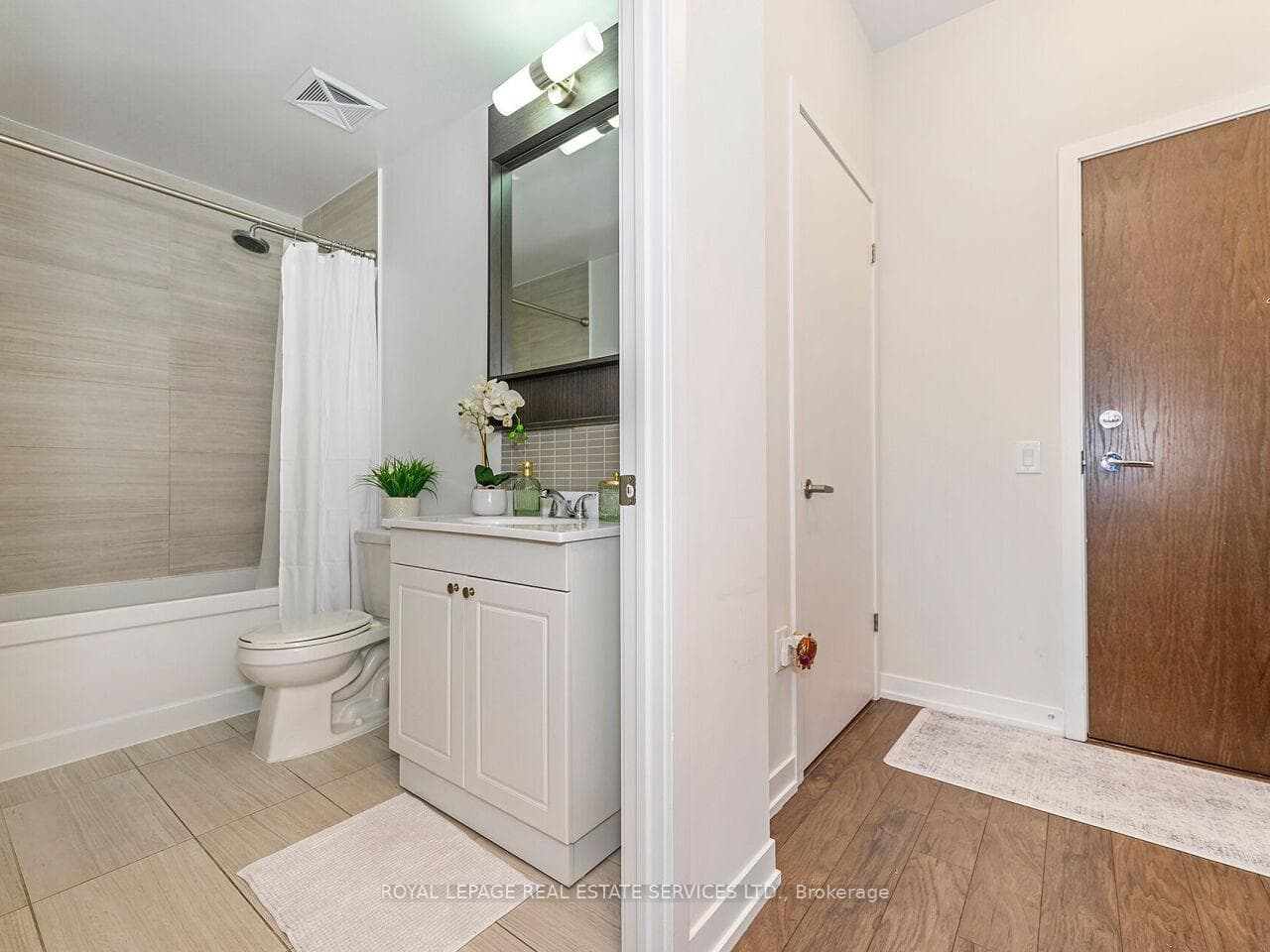2560 Eglinton Avenue Unit 408 photo 14