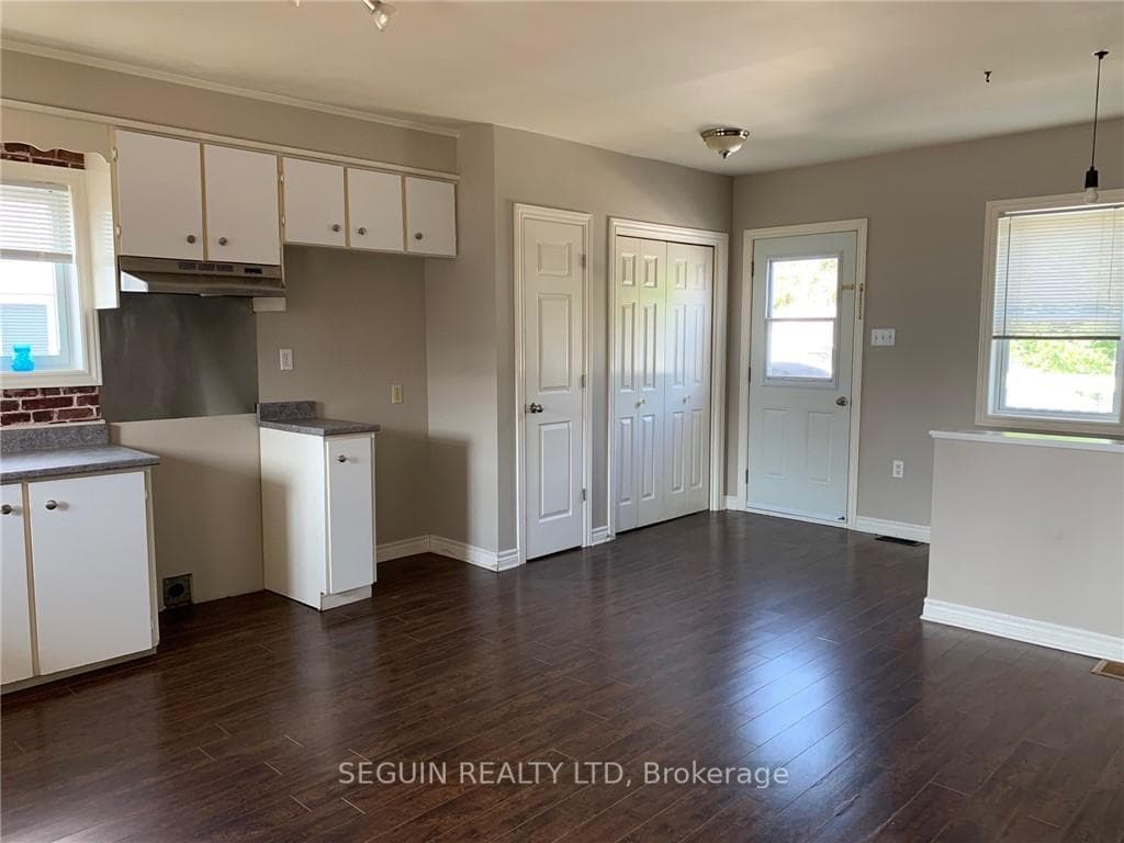 344 CHAMPLAIN Street photo 11