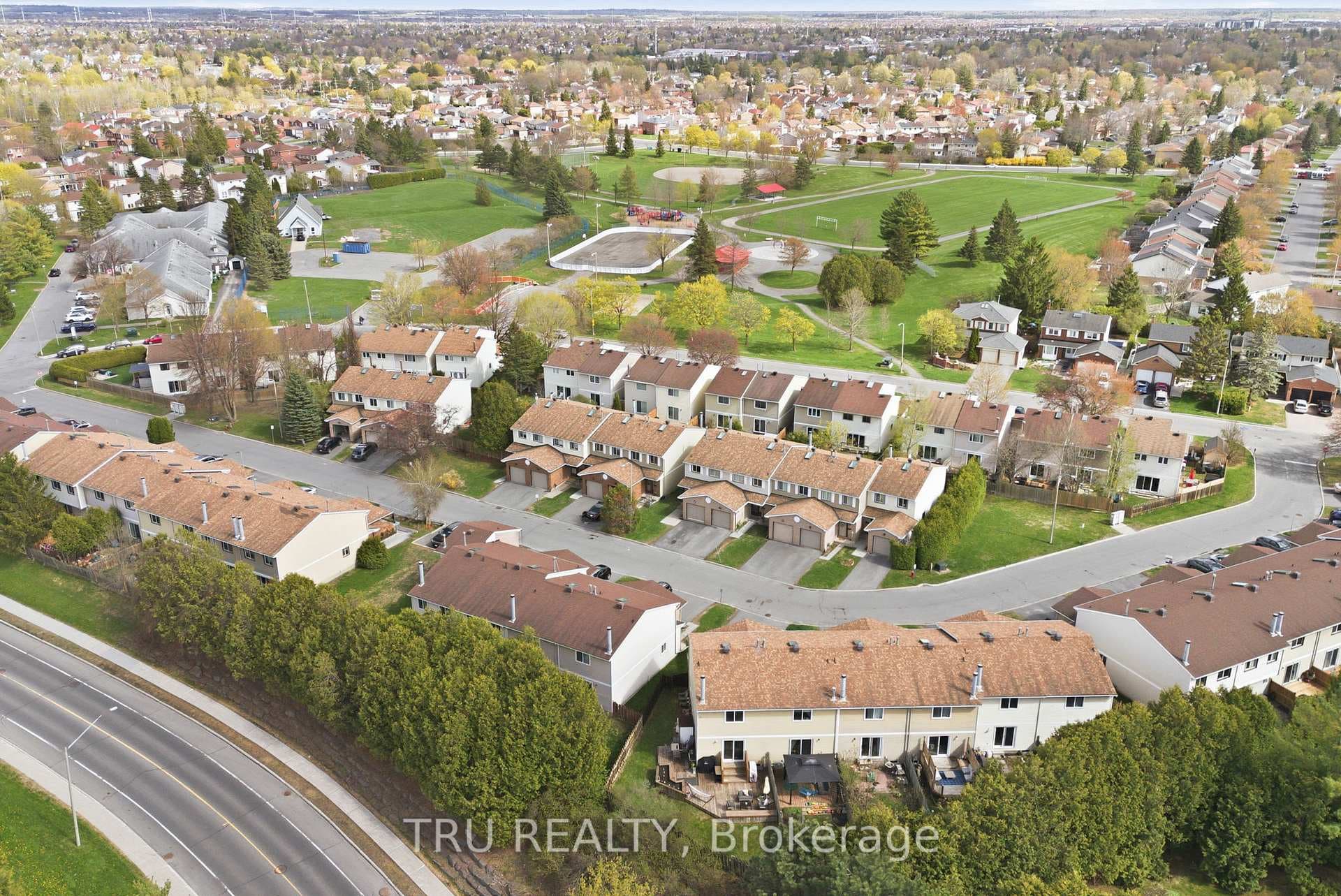343 Monica Crescent Unit 18 photo 44