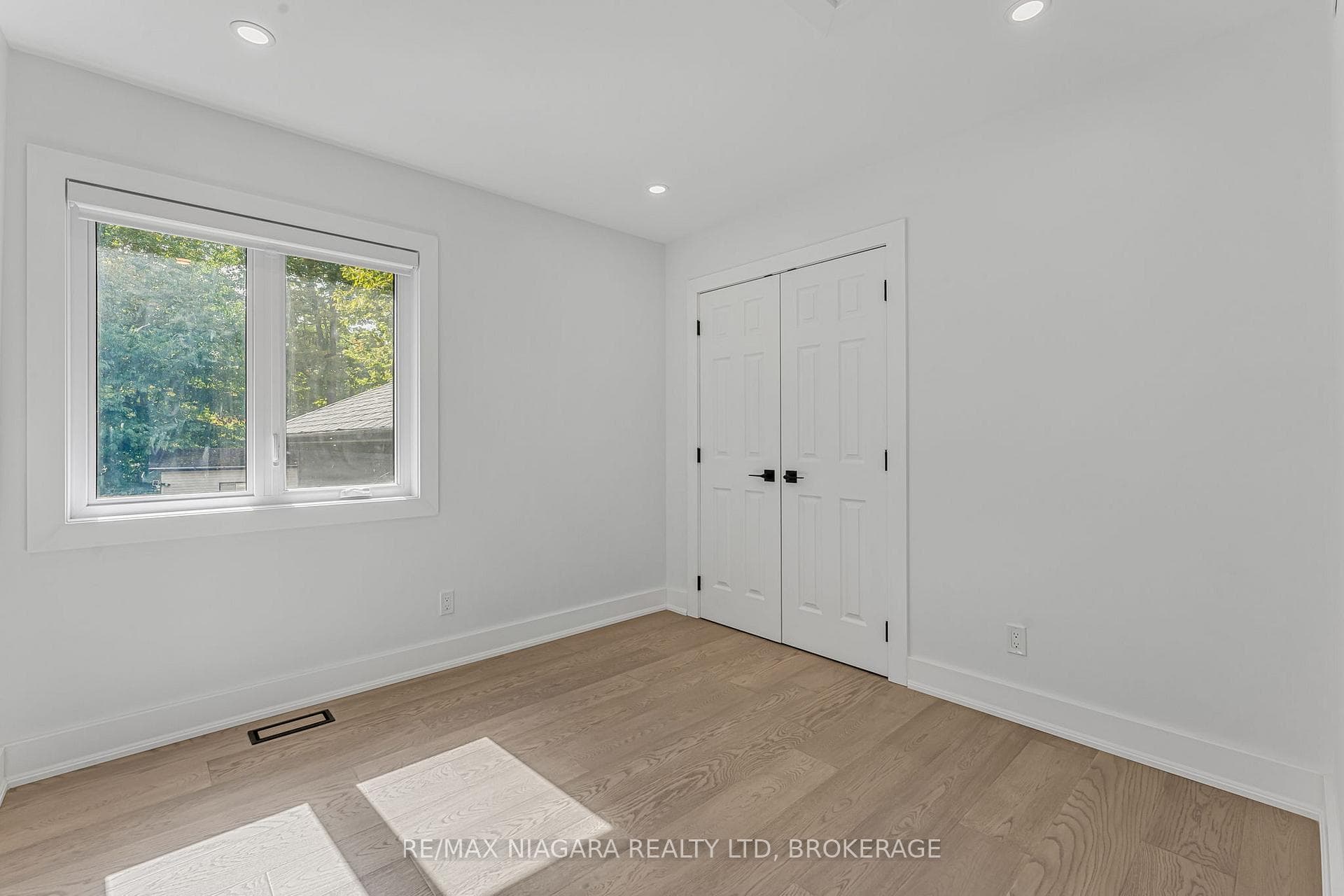 1018 Ridgewood Avenue photo 19