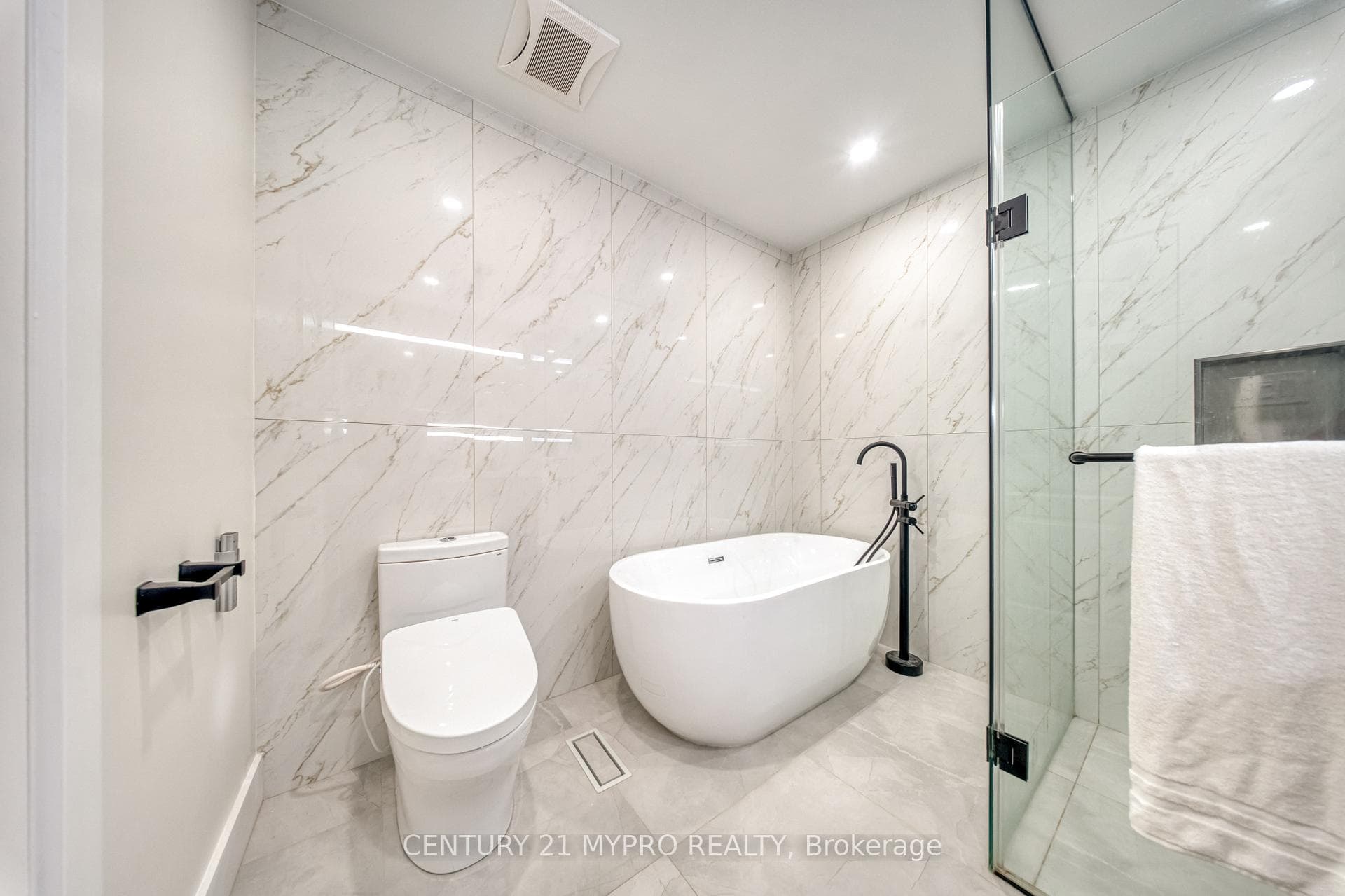 67 Mugford Road photo 27