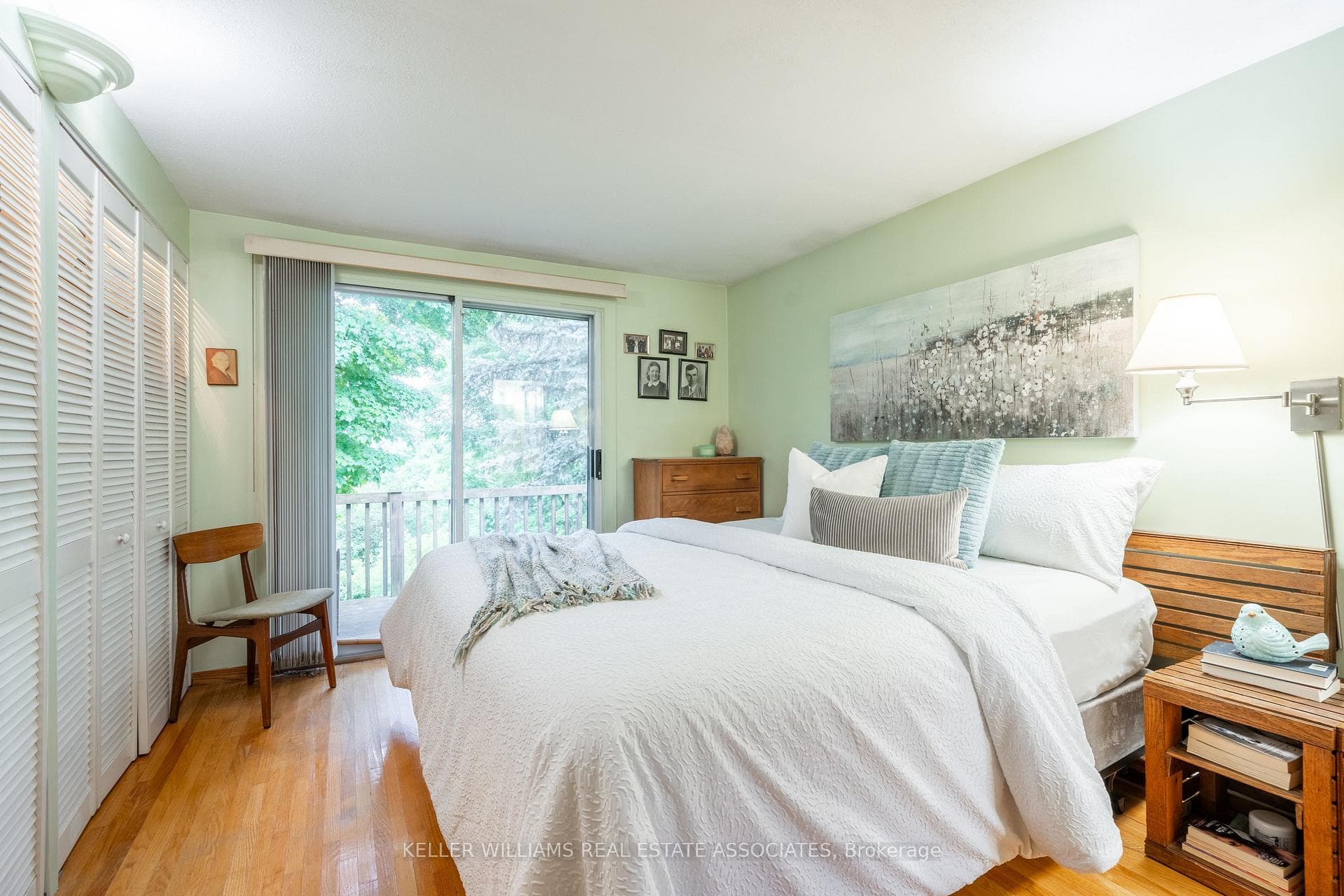 52 Metcalfe Court photo 16
