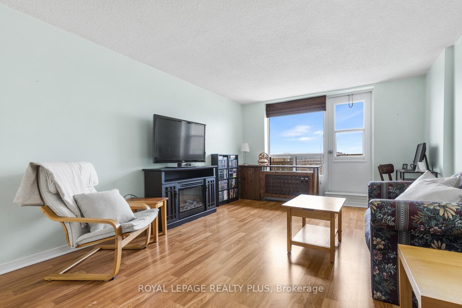 6720 Glen Erin Drive Unit 1012 photo 9