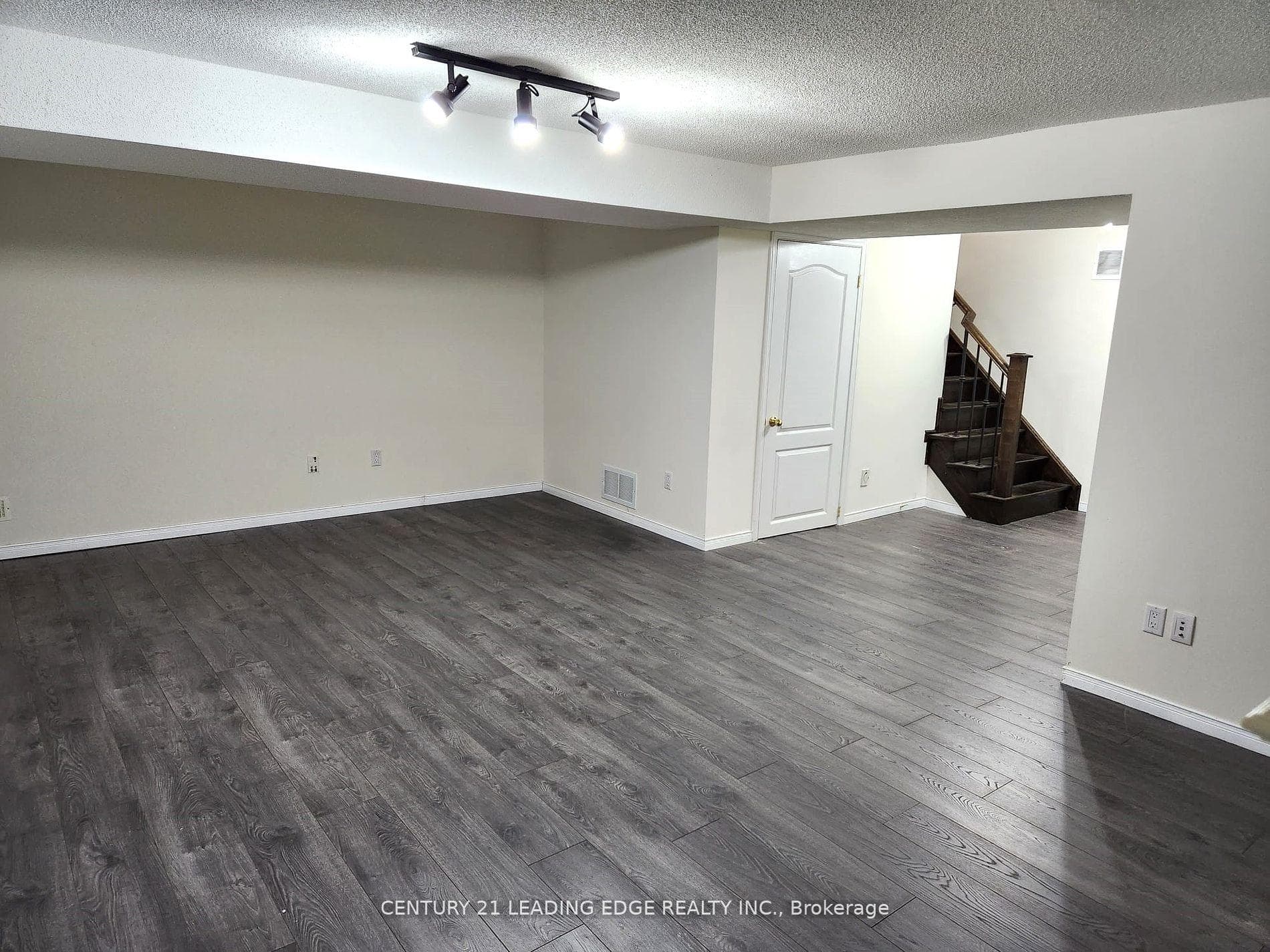 24 Carberry Crescent photo 31