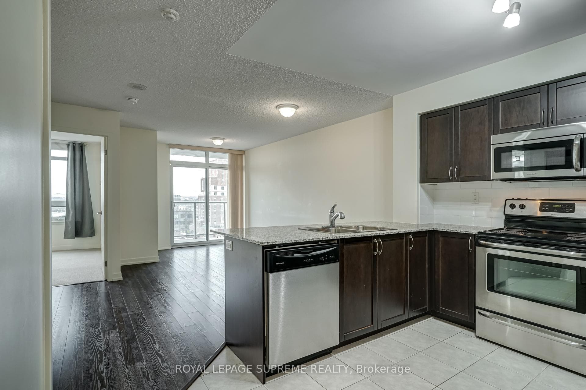 816 Lansdowne Avenue Unit 718 photo 6