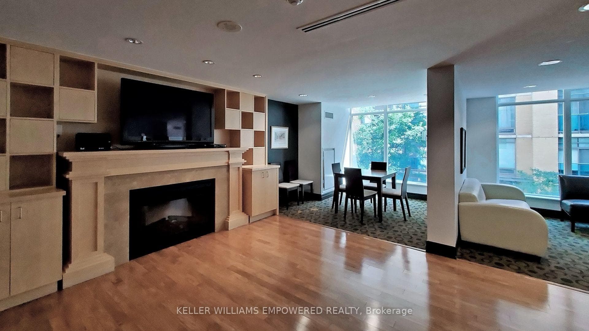 8 Scollard Street Unit 511 photo 24