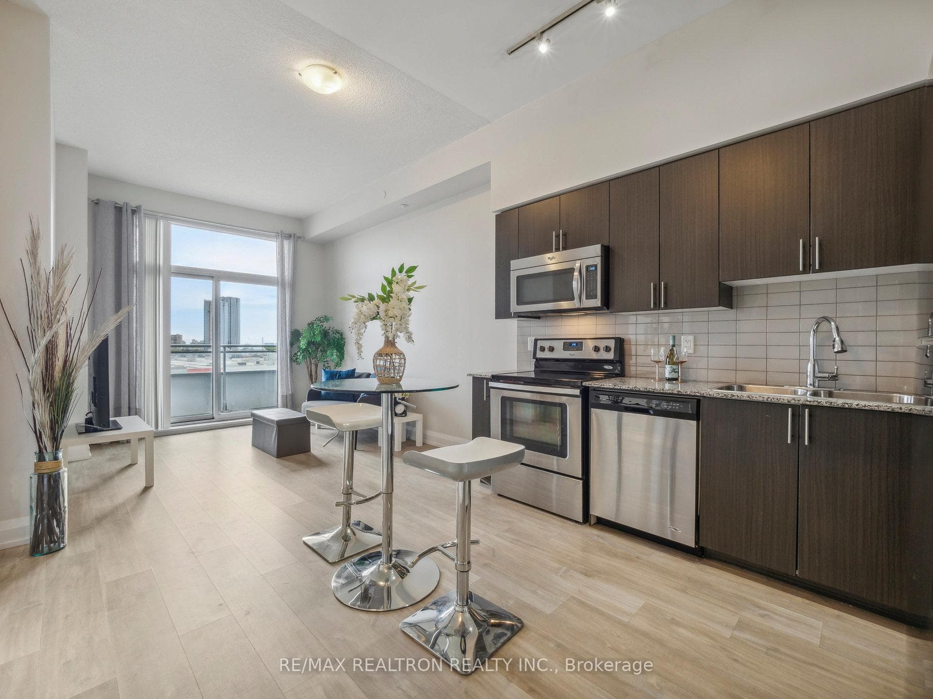 7890 Bathurst Street Unit 606 photo 14