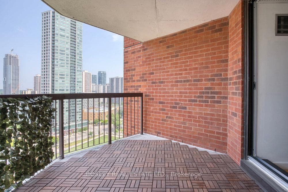 77 Maitland Place Unit 1923 photo 28