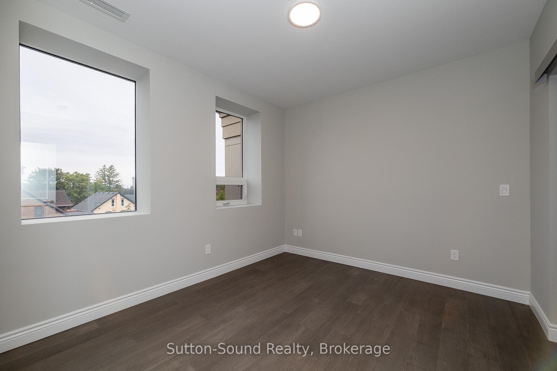 920 1st Avenue photo 29