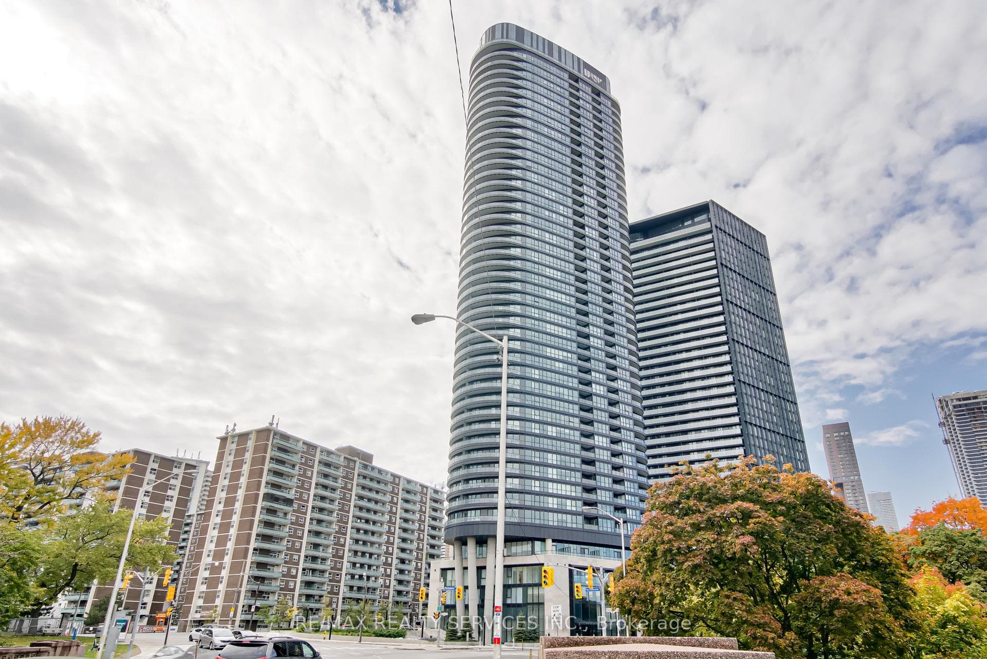 585 Bloor Street Unit 2321 photo 4