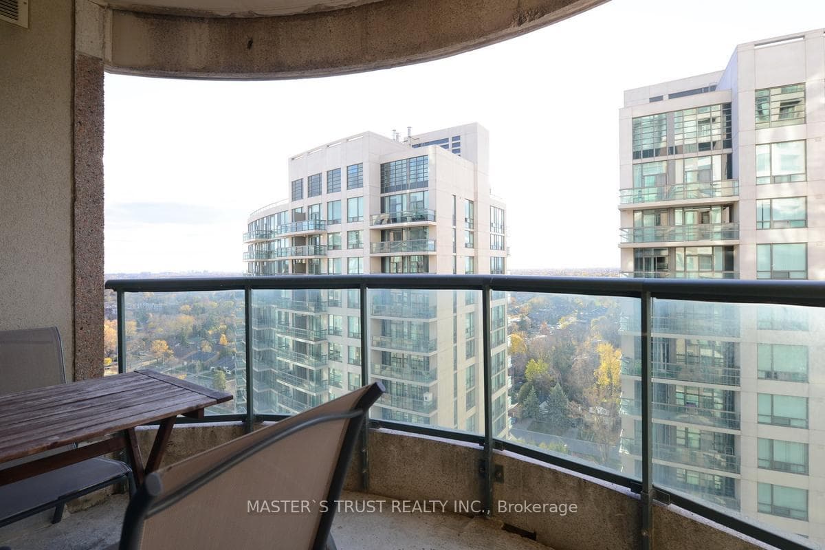2206-7 Lorraine Drive photo 4