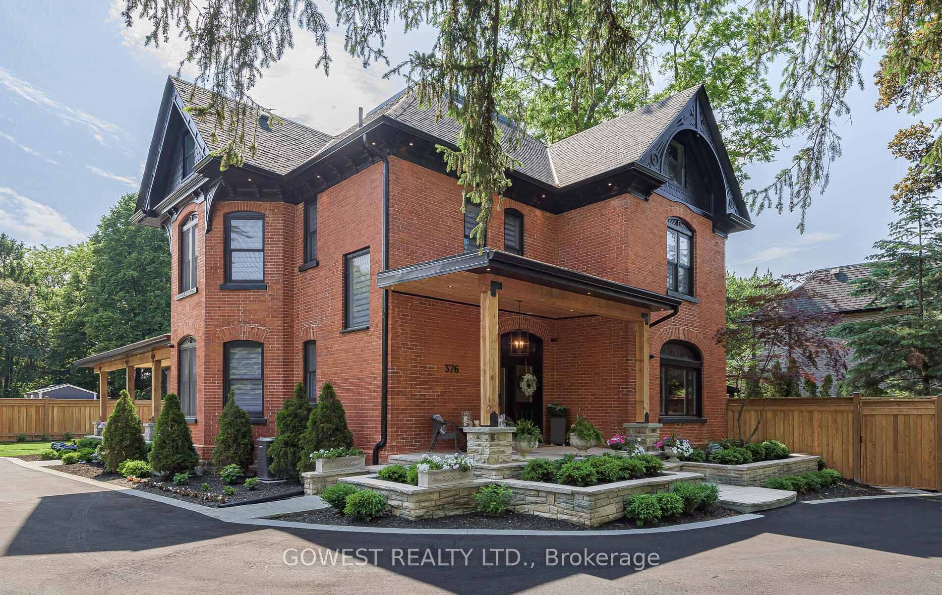 376 Chartwell Road photo 3