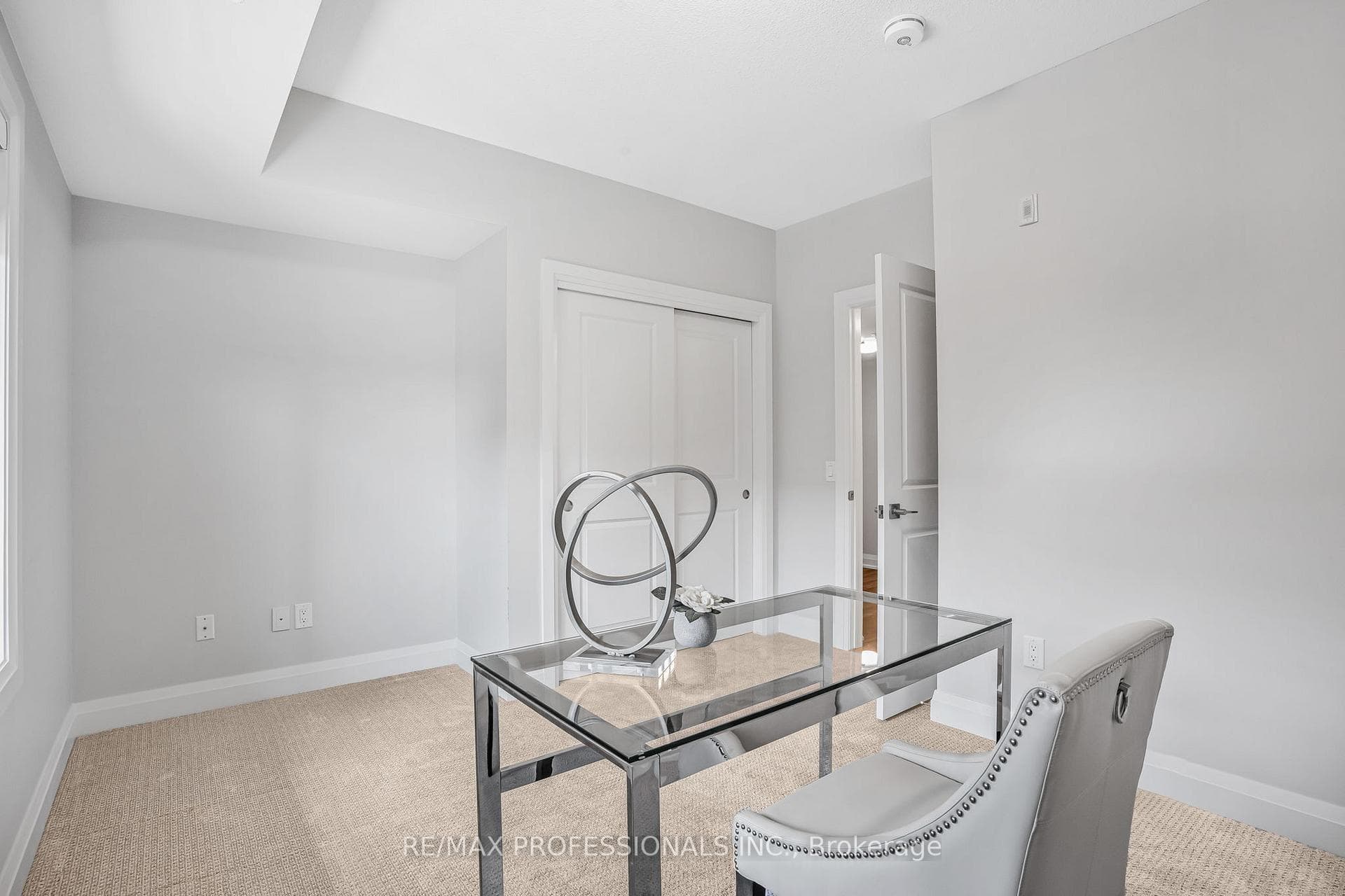 120 Summersides Boulevard Unit 303 photo 10
