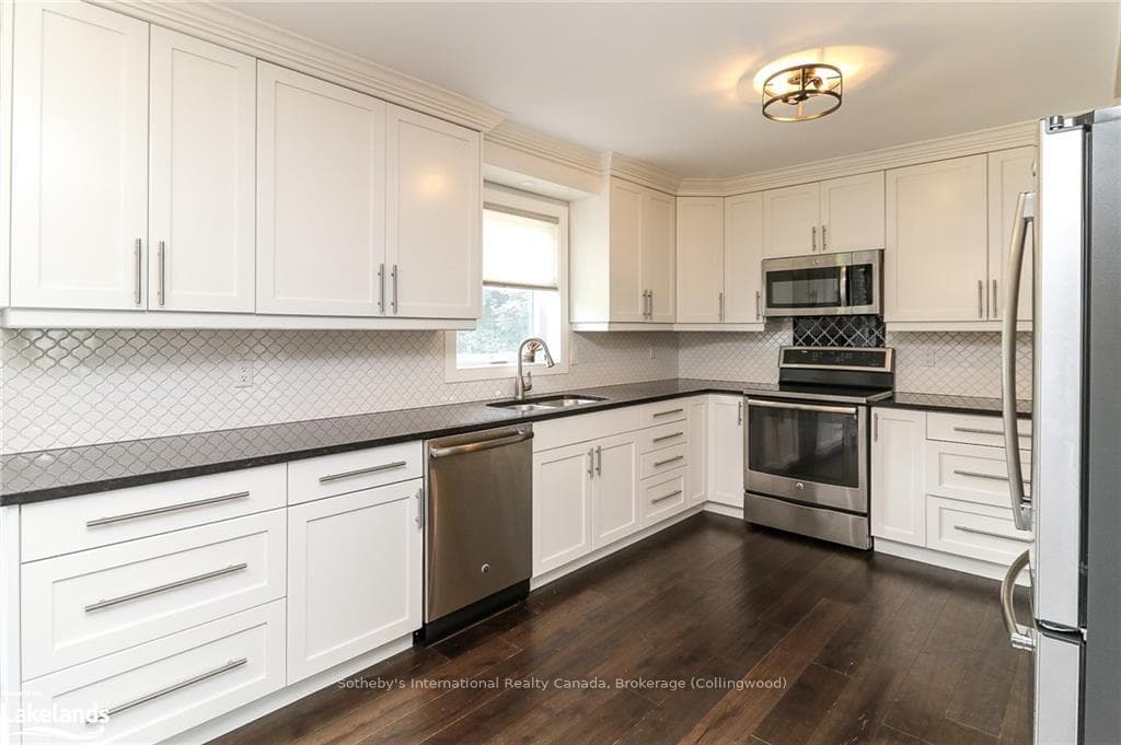 140 ORCHARD Drive photo 12