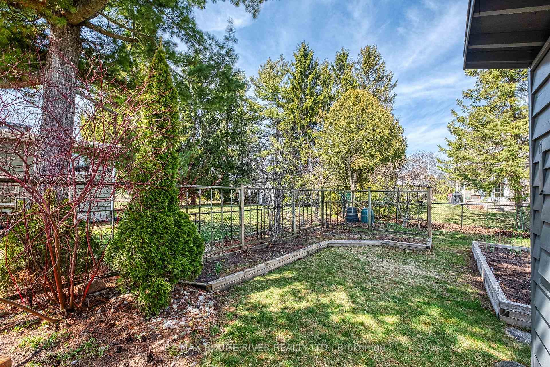 81 Henry Street photo 34