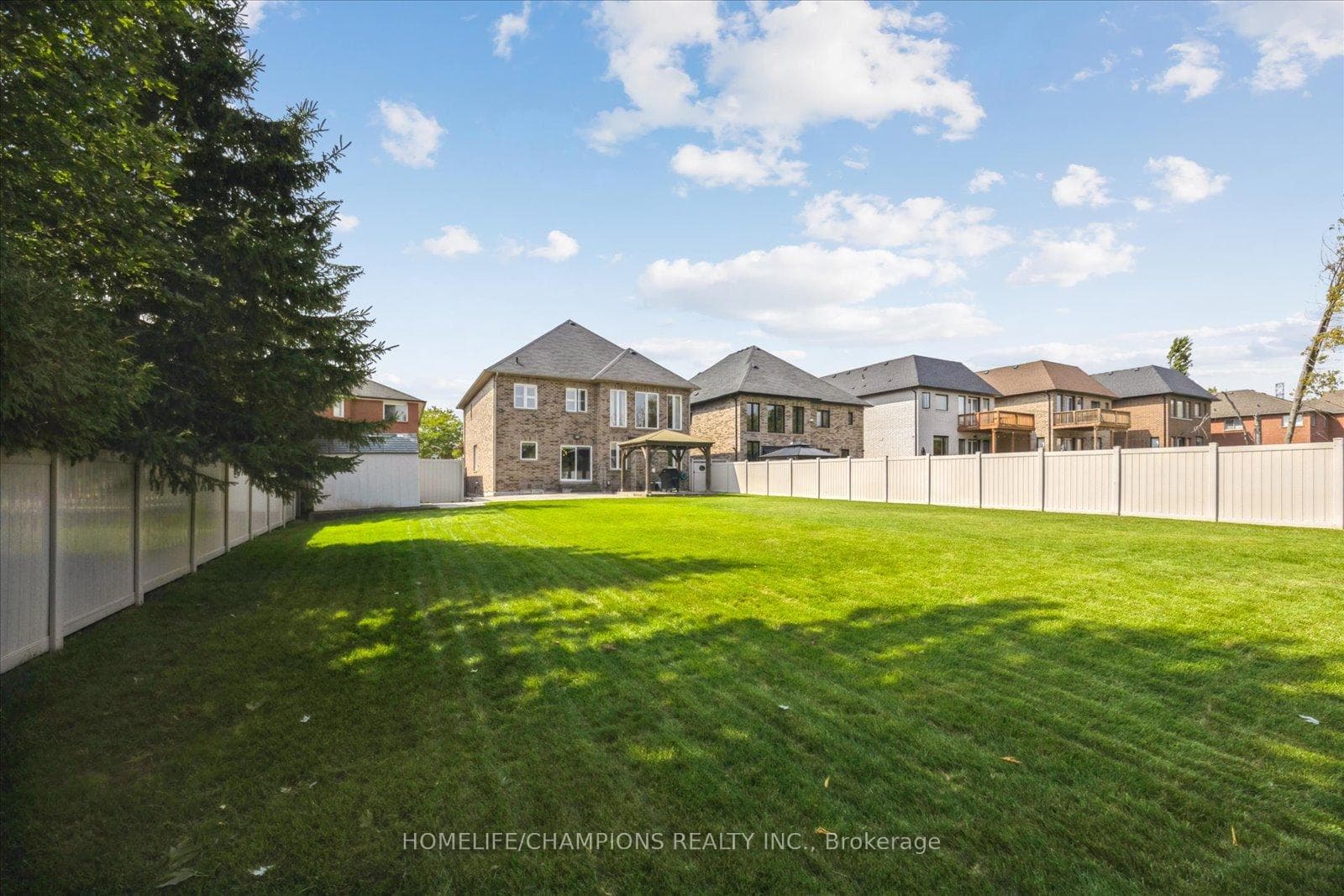 1612 Sandhurst Crescent photo 46