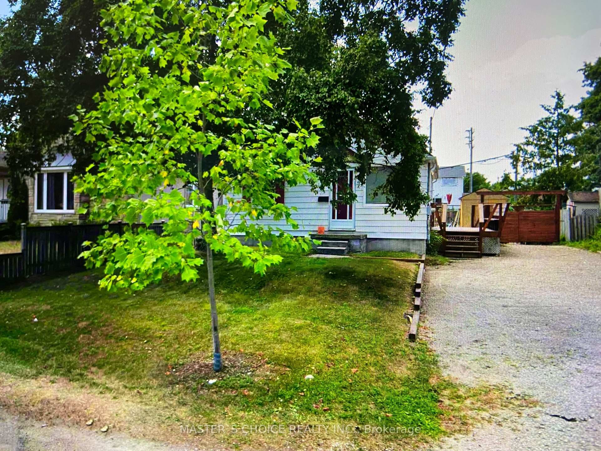 32 Amiens Road photo 1