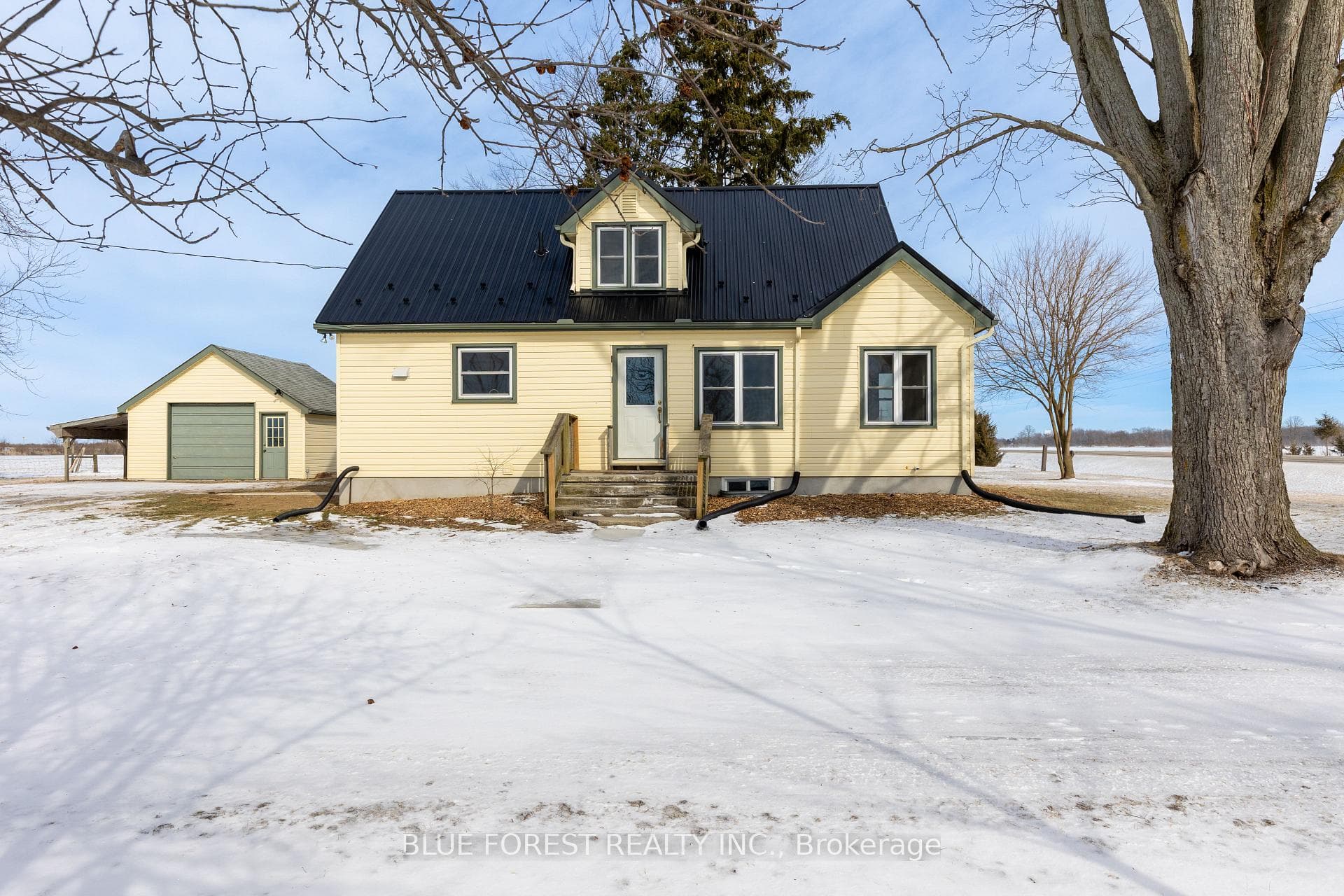 3268 Concession Drive photo 1