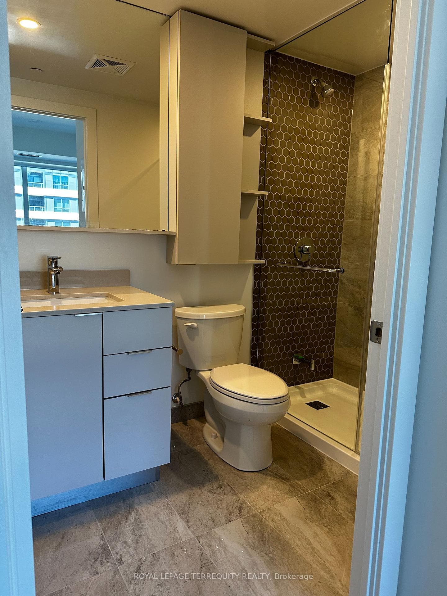 8 Cedarland Drive Unit 805 photo 3