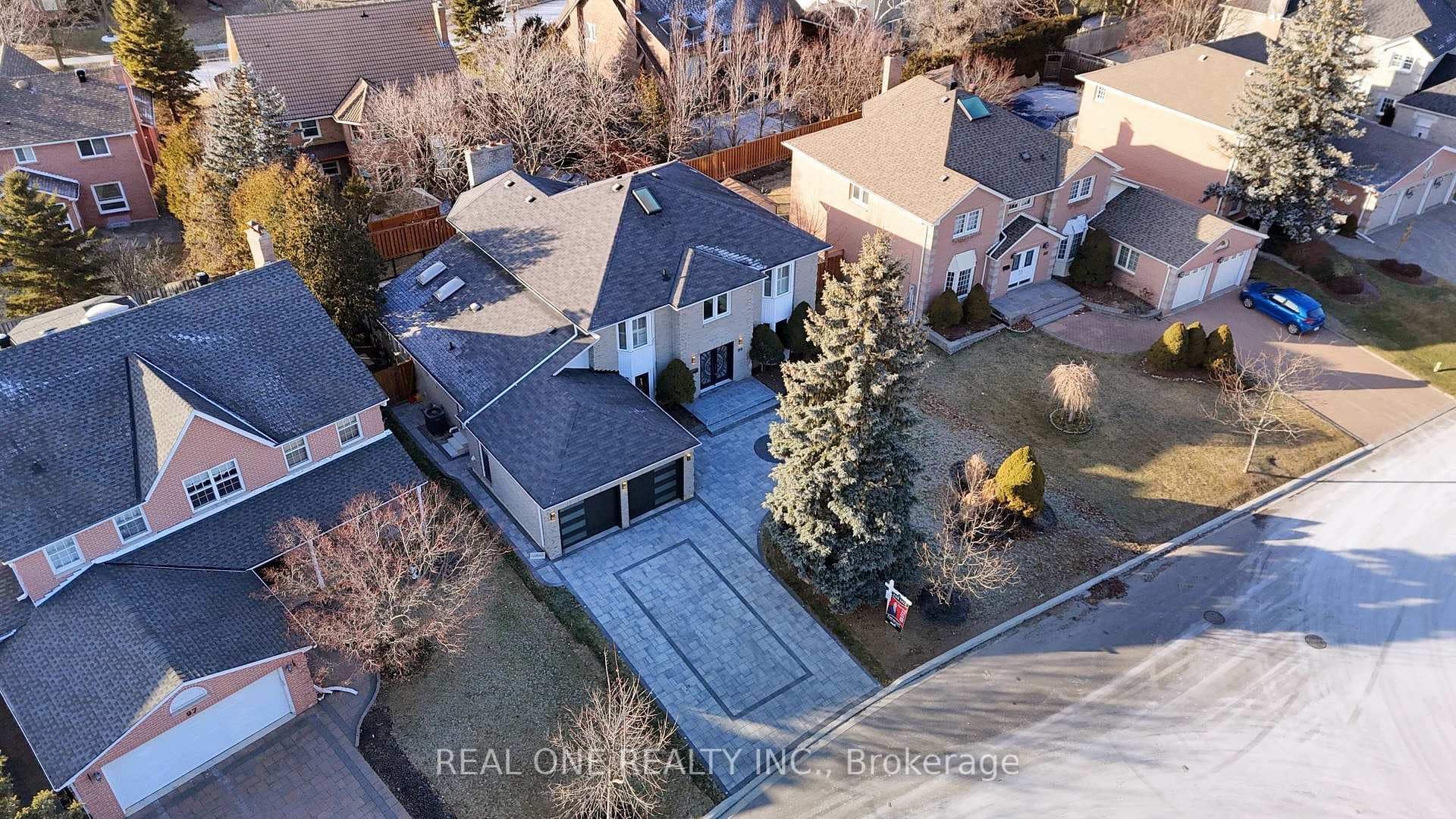99 Aitken Circle photo 1