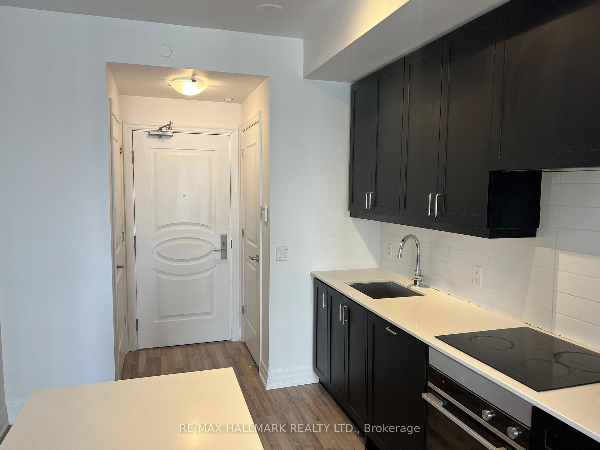 9085 Jane Street Unit 1603 photo 22