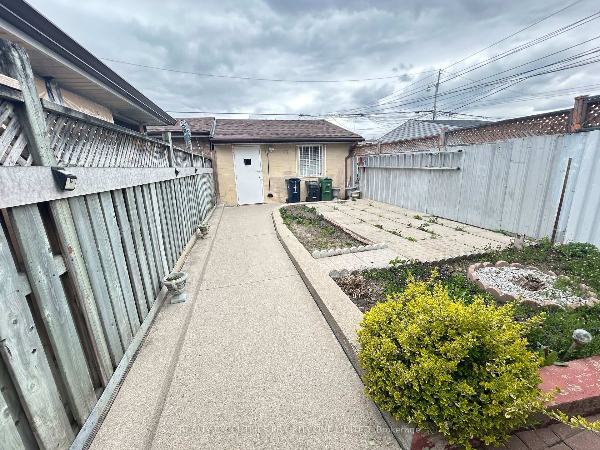 224 Caledonia Road photo 18