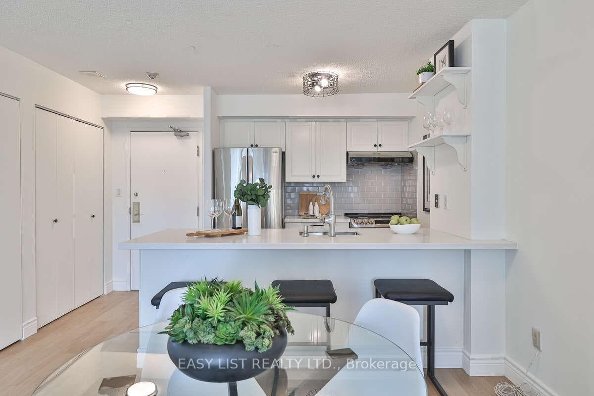 25 Grenville Street Unit 2404 photo 20
