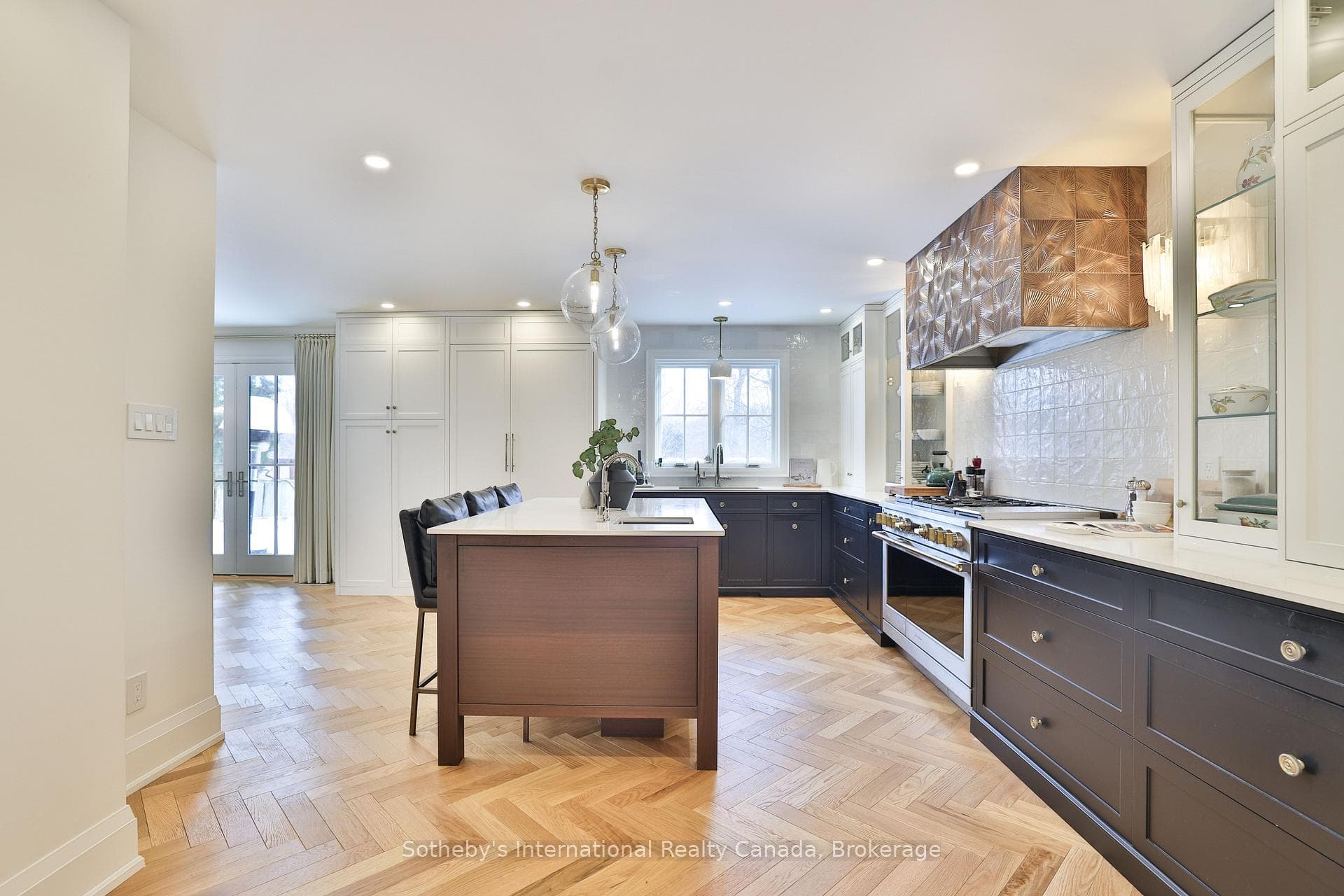2464 Deer Run Avenue photo 9