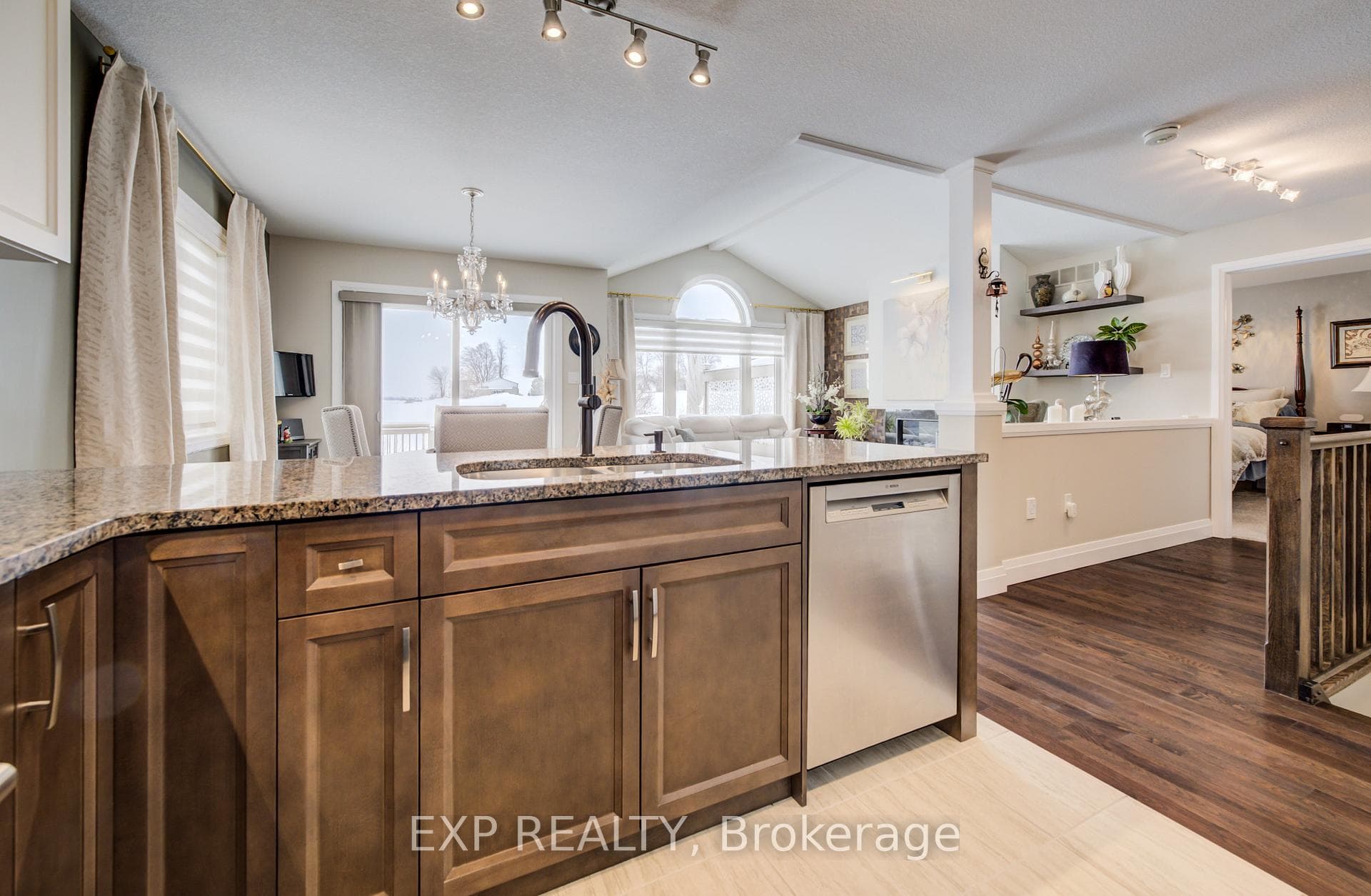 130 Bridge Crescent photo 9