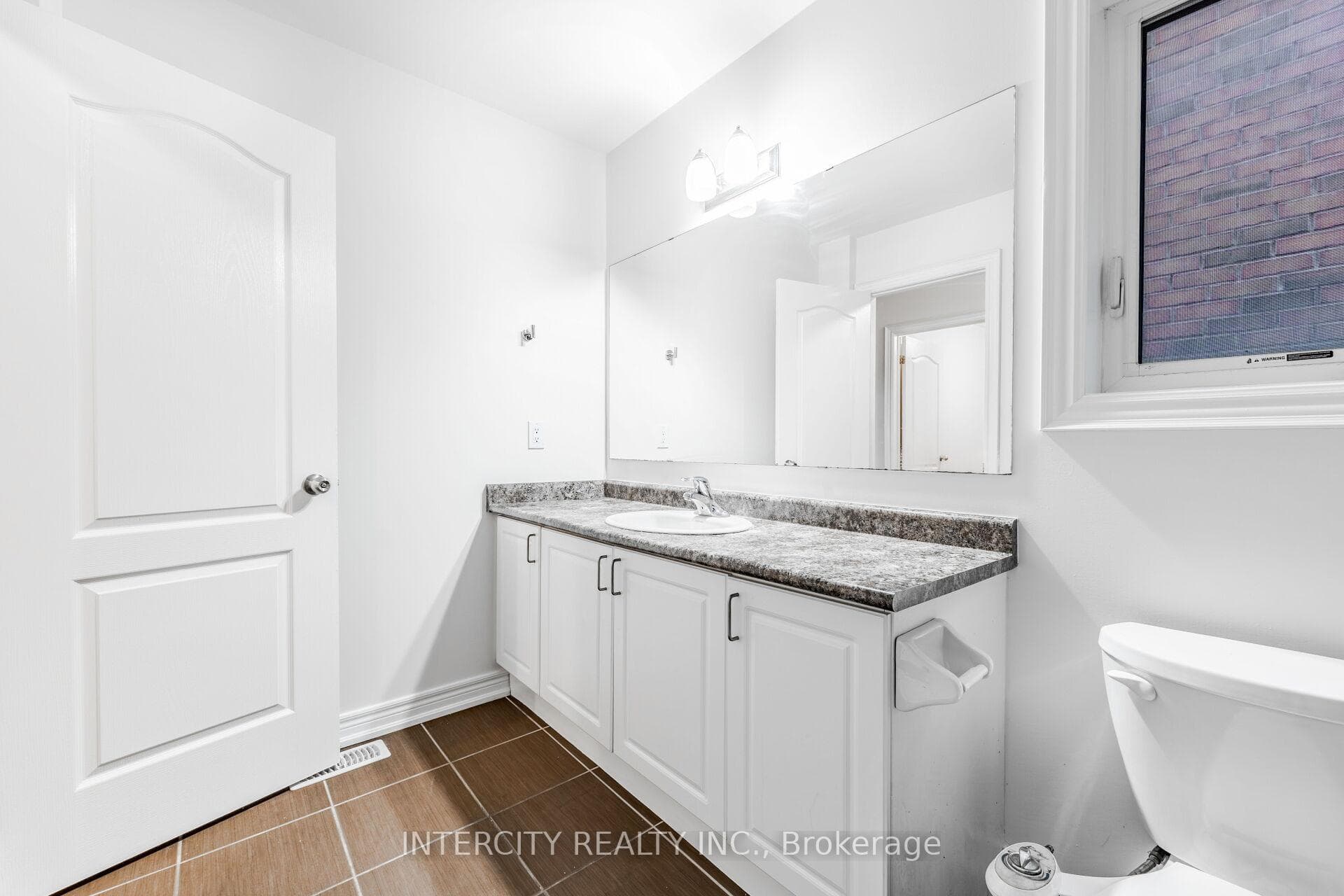 26 Sussexvale Drive photo 31