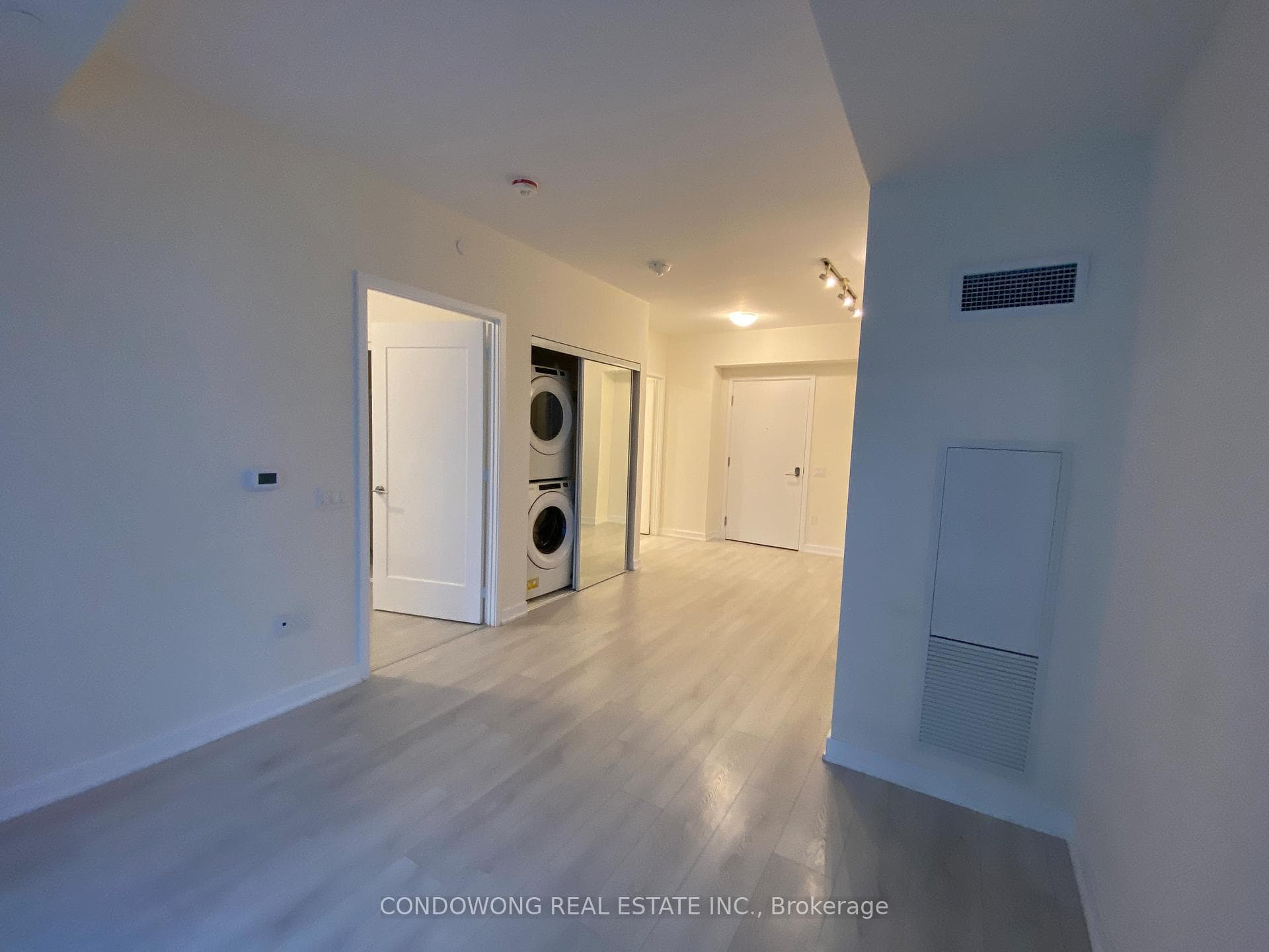 28 Freeland Street Unit 1403 photo 7