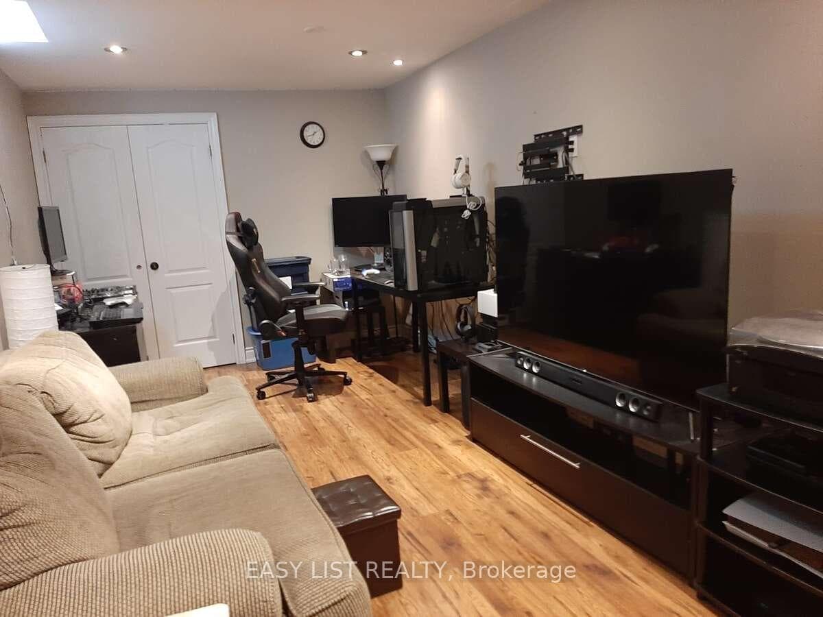 92 Walker Road photo 25