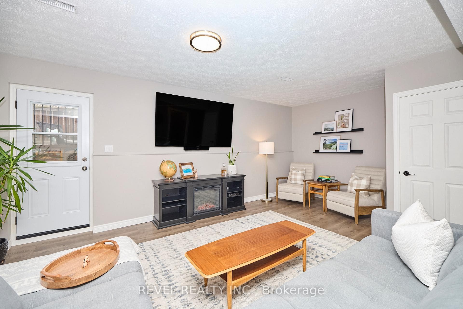 313 Beckett Crescent photo 25