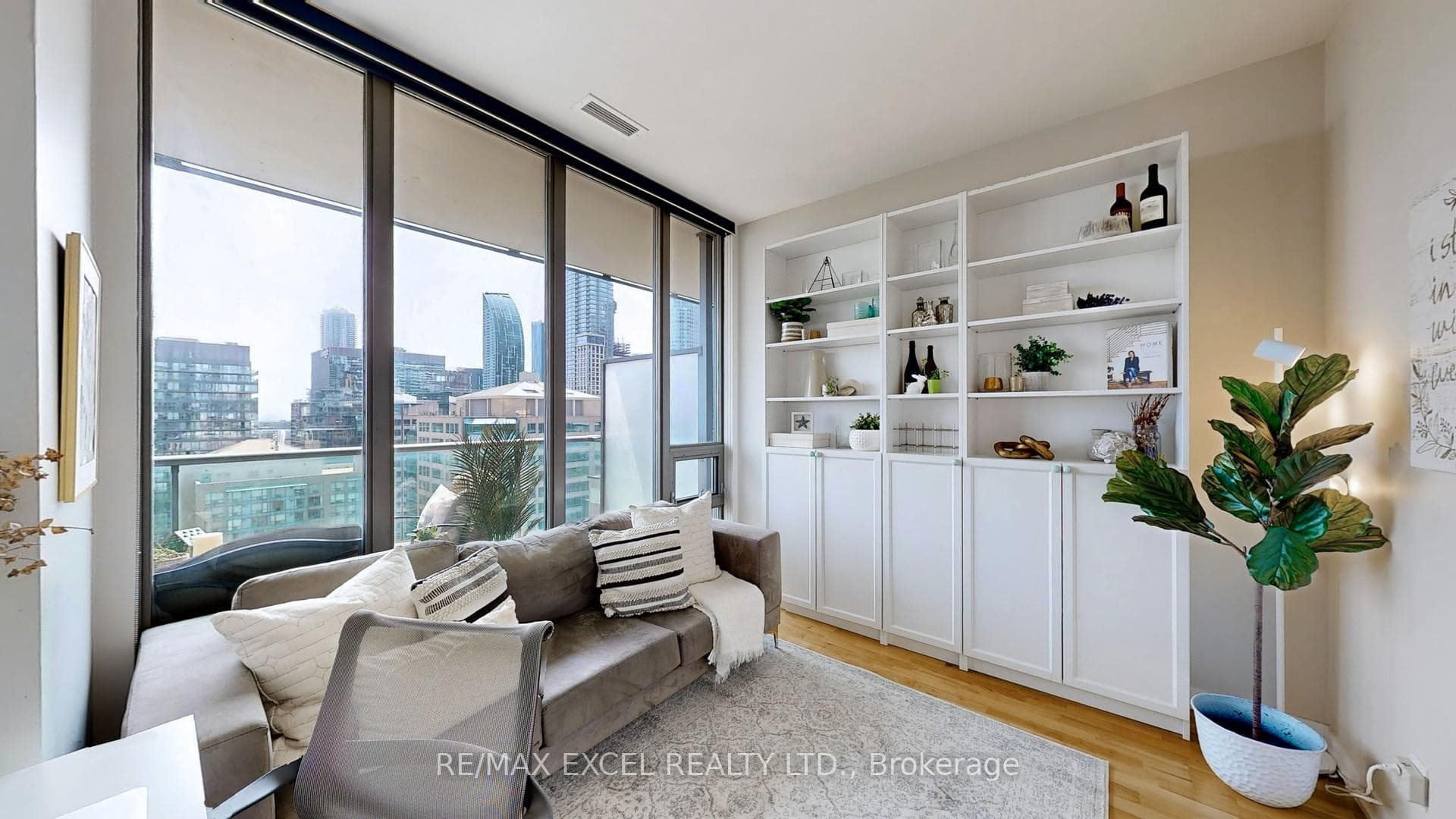 33 Lombard Street Unit 2008 photo 17
