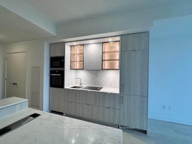 11 Yorkville Avenue Unit 5203 photo 14