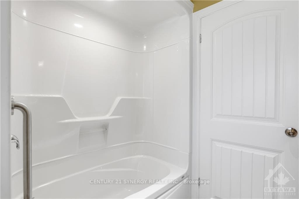 27 BOYD Street photo 15