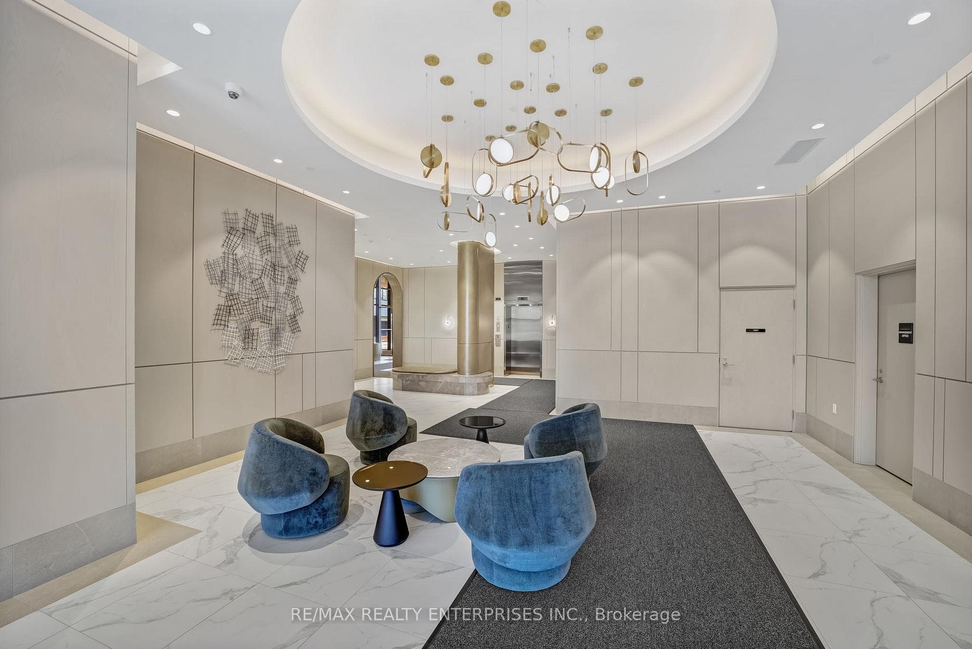 Building Lobby, Concierge