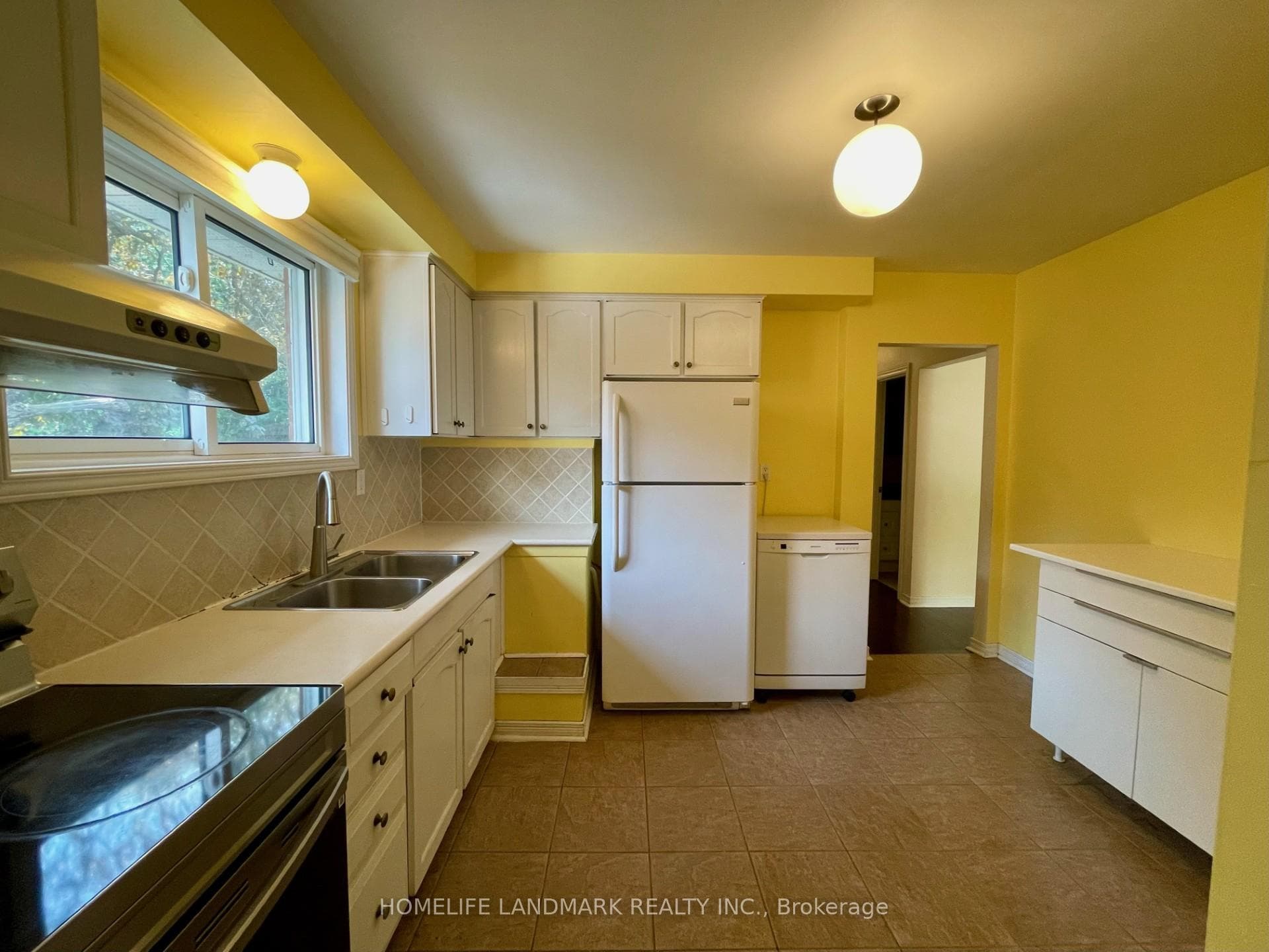 23 Beethoven Court photo 9