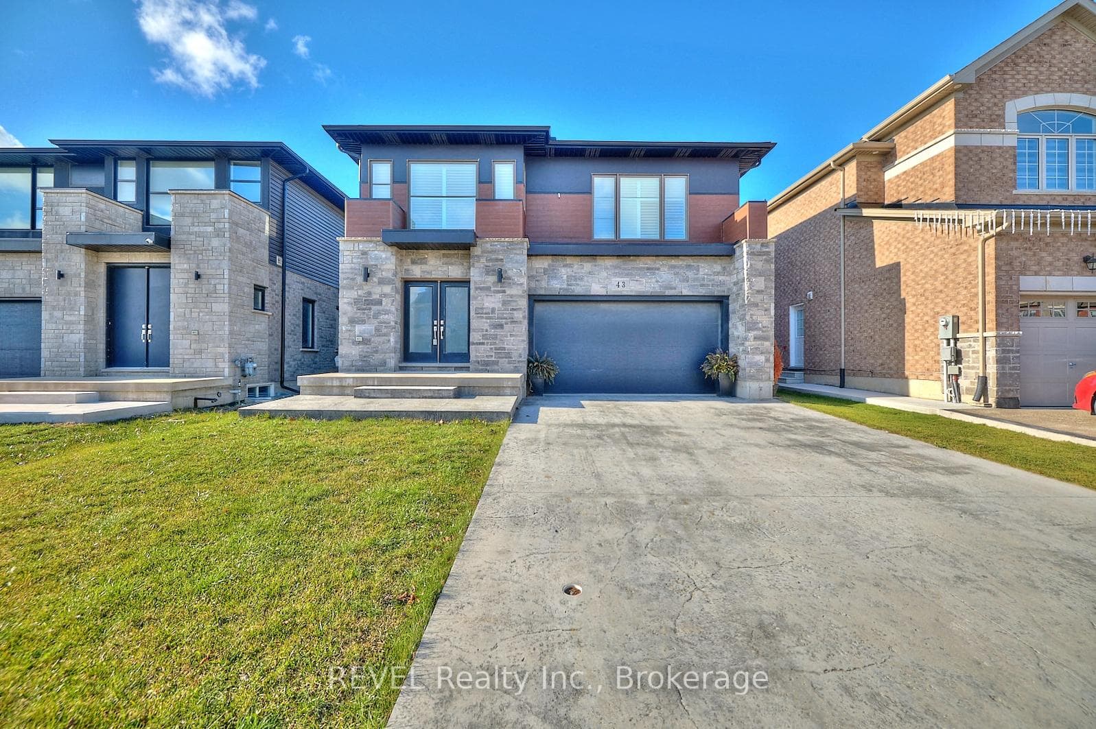 43 Homestead Way photo 2